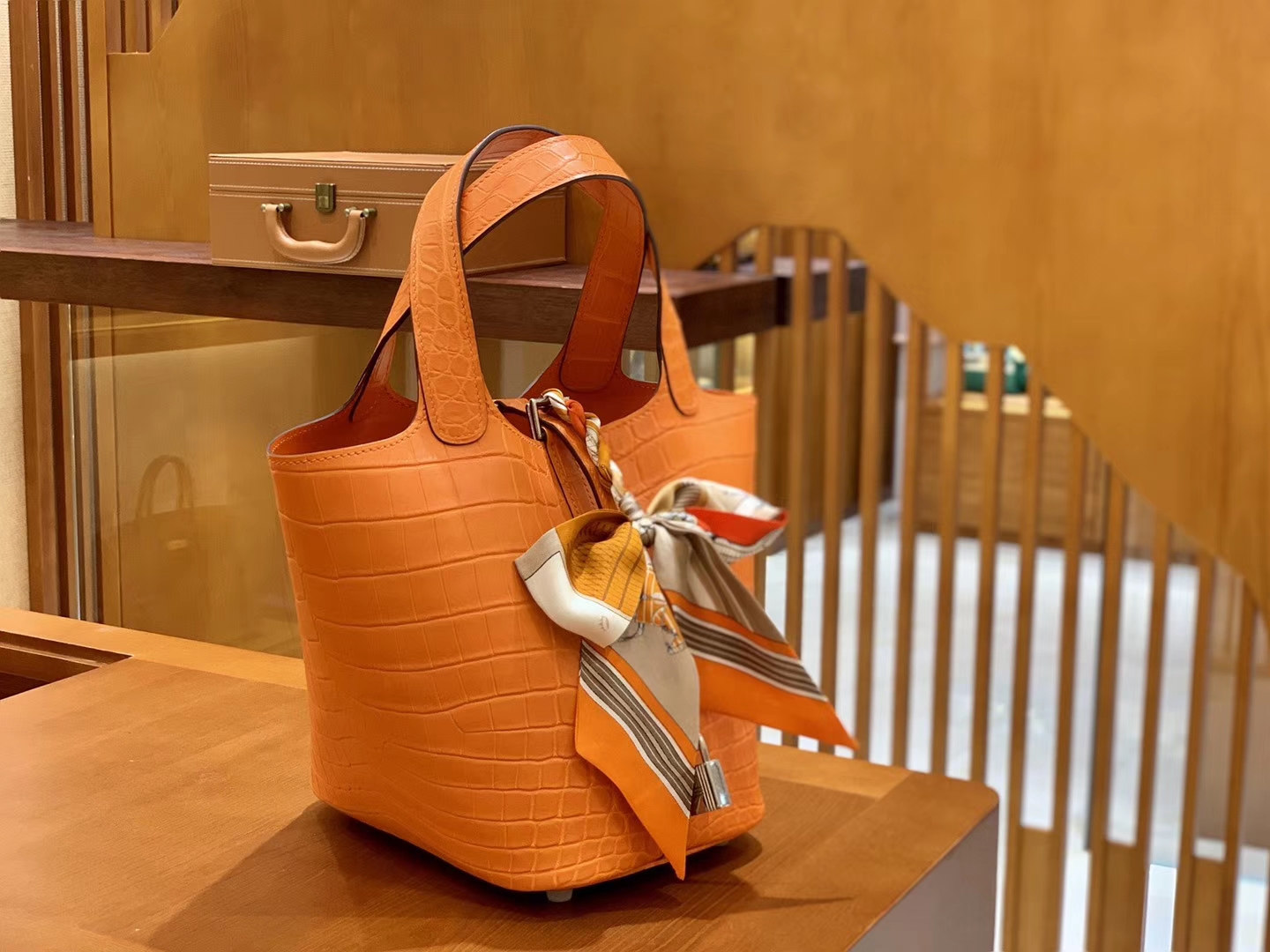 Hermès（爱马仕）Piction 菜篮包 经典橙 一级尼罗鳄鱼皮 雾面 手缝蜡线 银扣 18cm