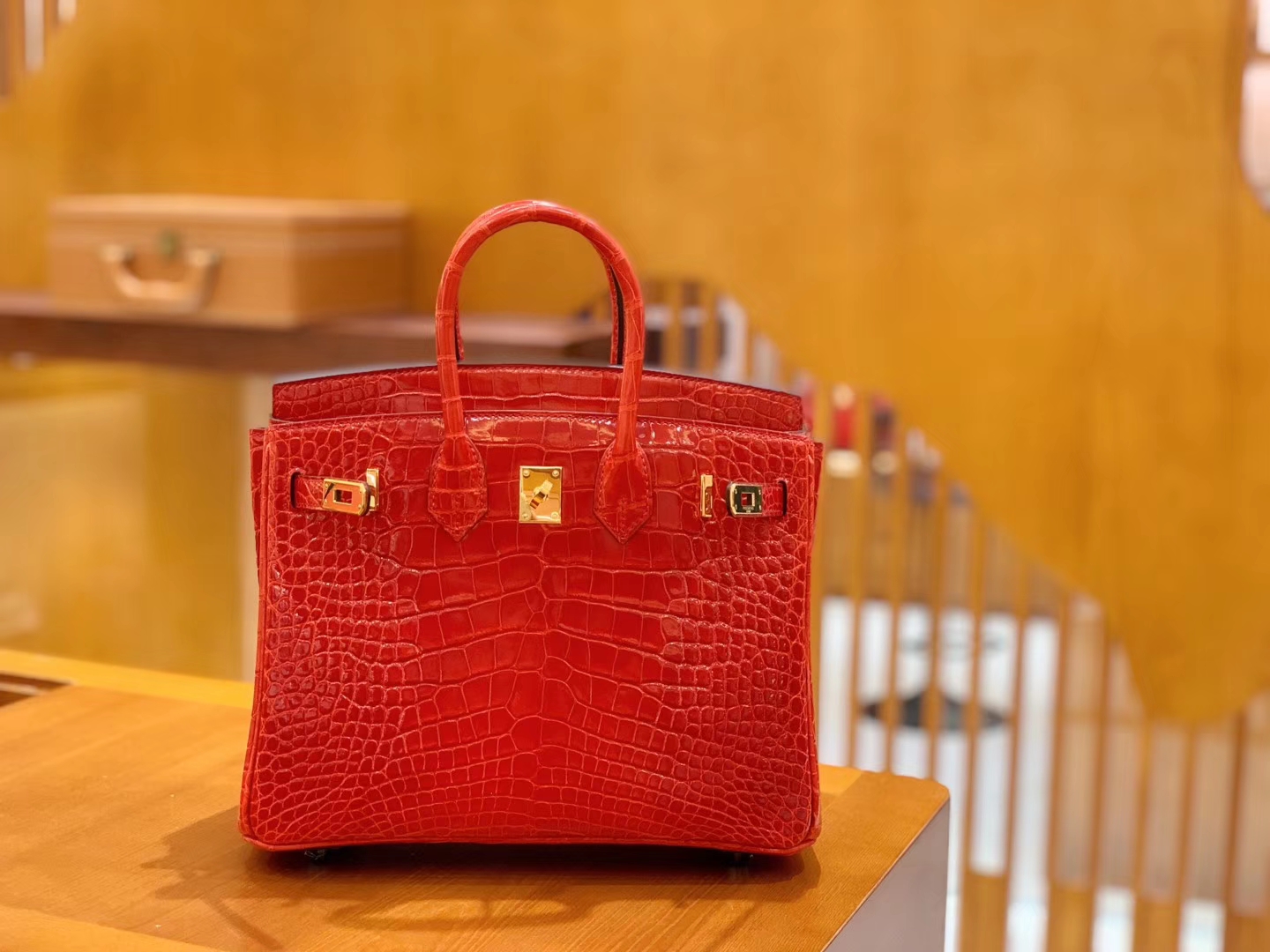 Hermès（爱马仕）Birkin 铂金包 法拉利红 美洲鳄鱼皮 品相佳 金扣 25cm