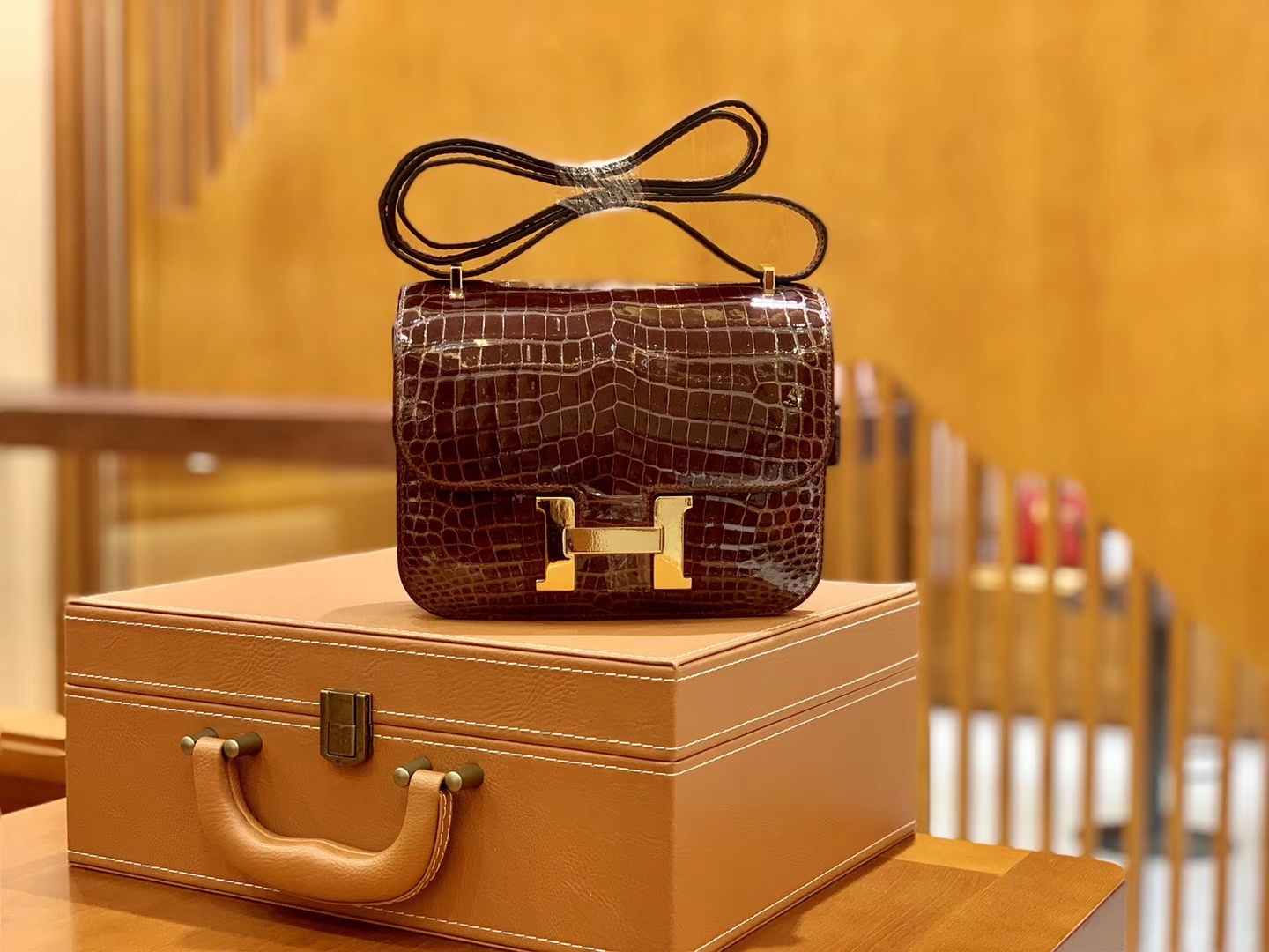 Hermès（爱马仕）Constance 空姐包 摩卡 一级美洲亮面鳄鱼皮 臻品级别 金扣 18cm