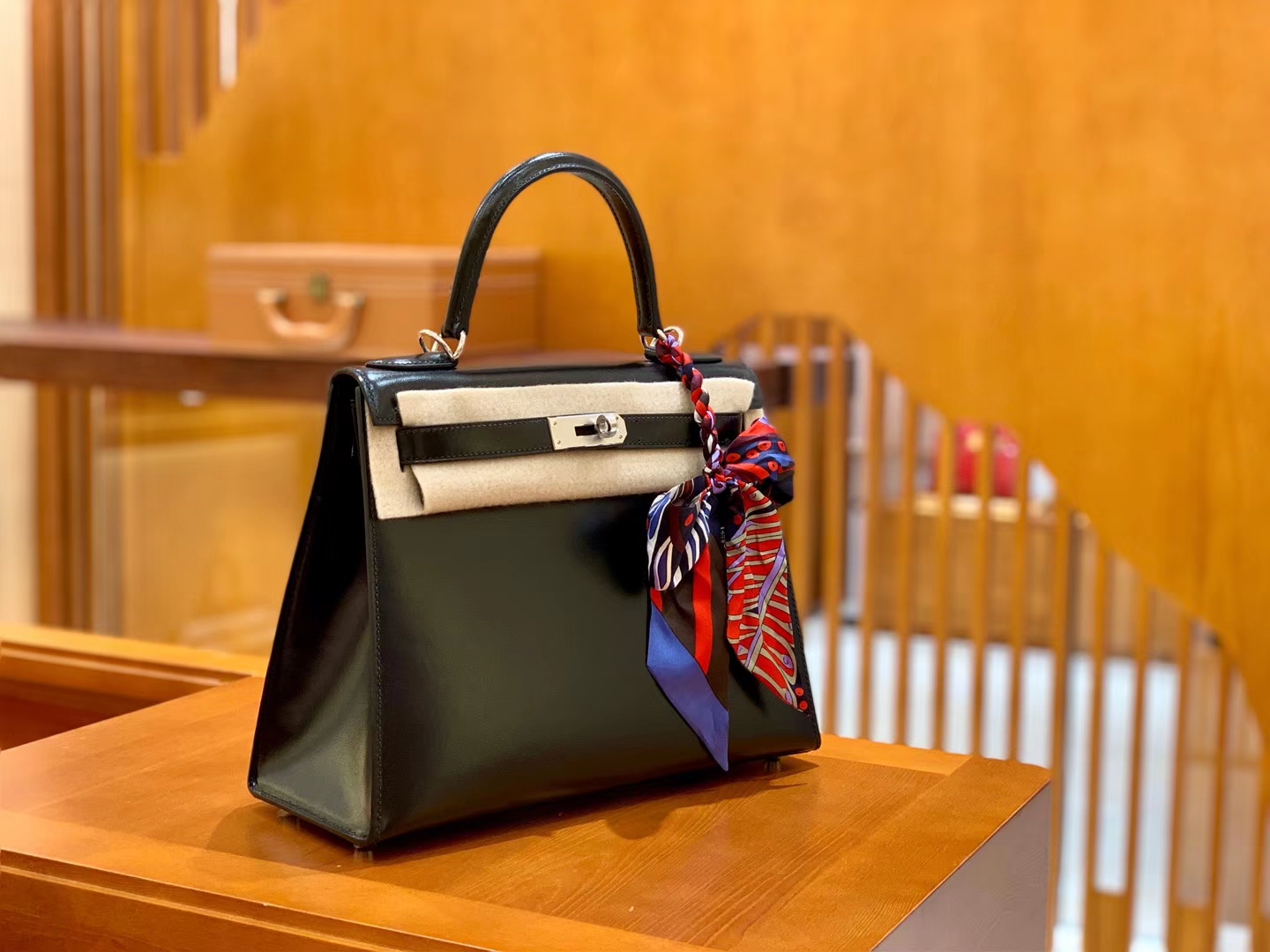 Hermès（爱马仕）Kelly 28cm 经典黑 银扣 BOX猫爪纹牛皮 全手工缝制 臻品工序