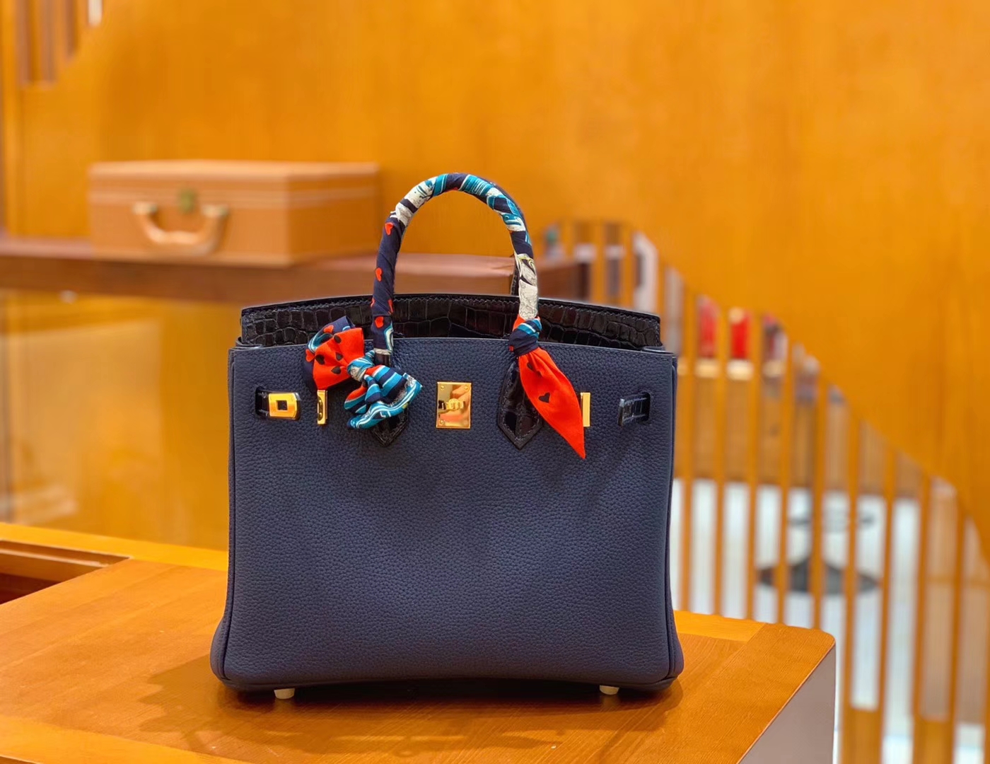 Hermès（爱马仕）Birkin 铂金包 午夜蓝 鳄鱼皮拼牛皮 金扣 25cm