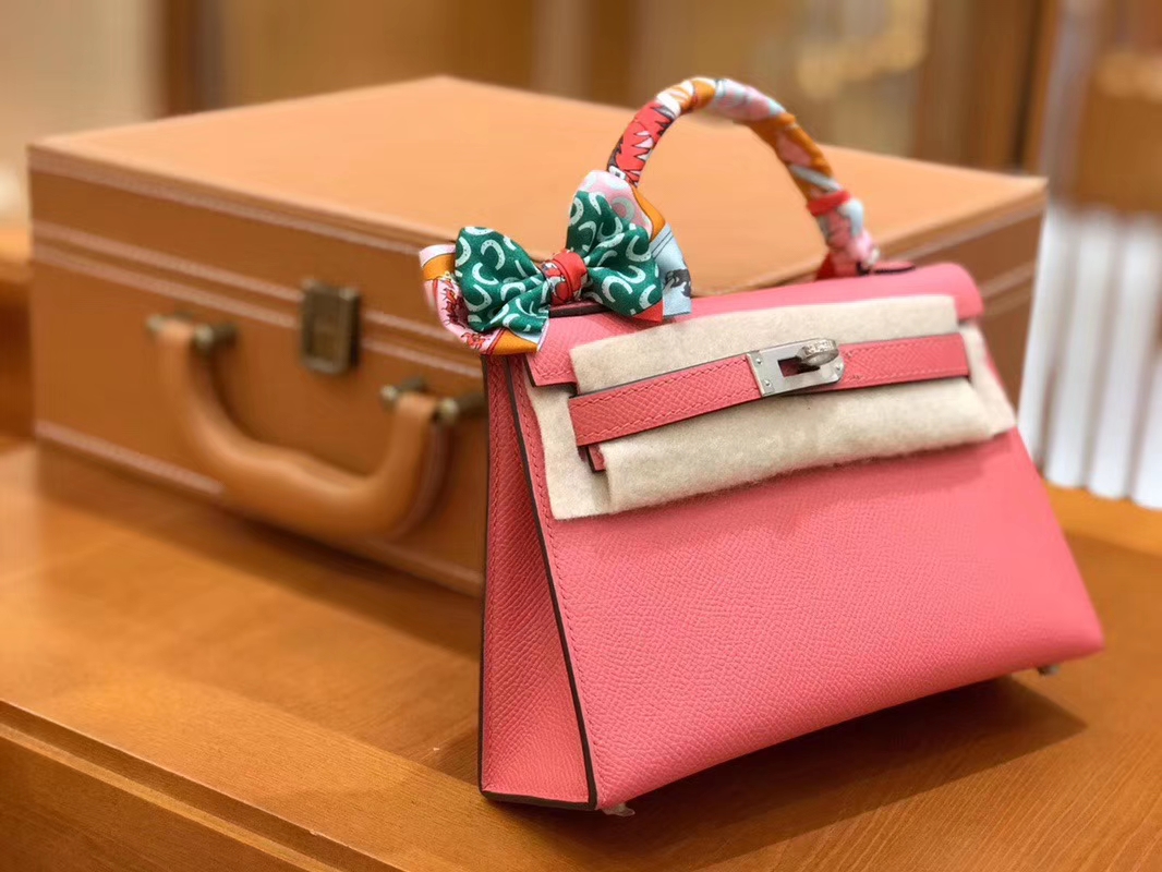 Hermès（爱马仕）Mini kelly 迷你凯莉 唇膏粉 掌纹小牛皮 全手工缝制 臻品级别 银扣 19cm 现货