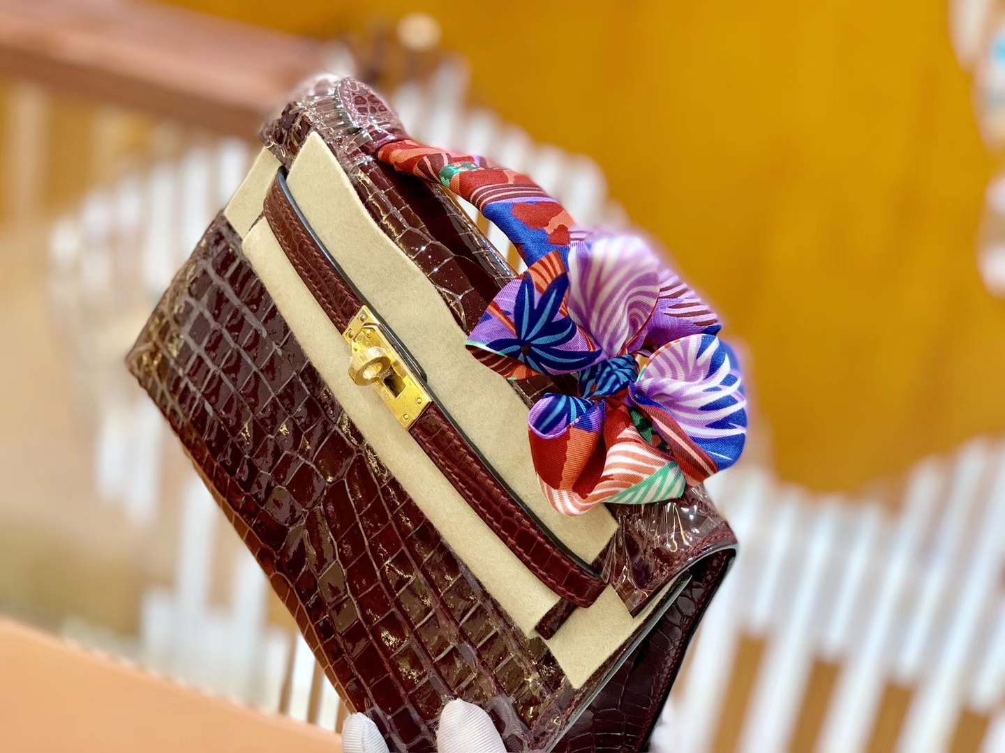 Hermès（爱马仕）Mini Kelly 迷你凯莉 波尔多酒红 一级尼罗鳄鱼皮 全手工缝制 金扣 22cm
