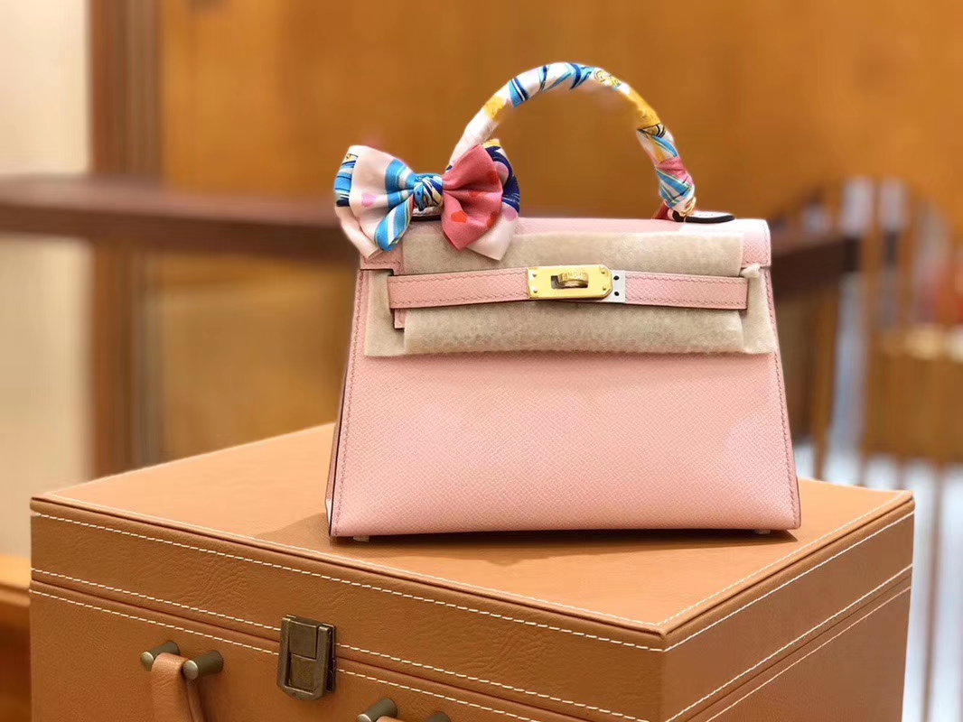 Hermès（爱马仕）Mini kelly 奶昔粉 掌纹小牛皮 全手工缝制 臻品级别 19cm 金扣 现货