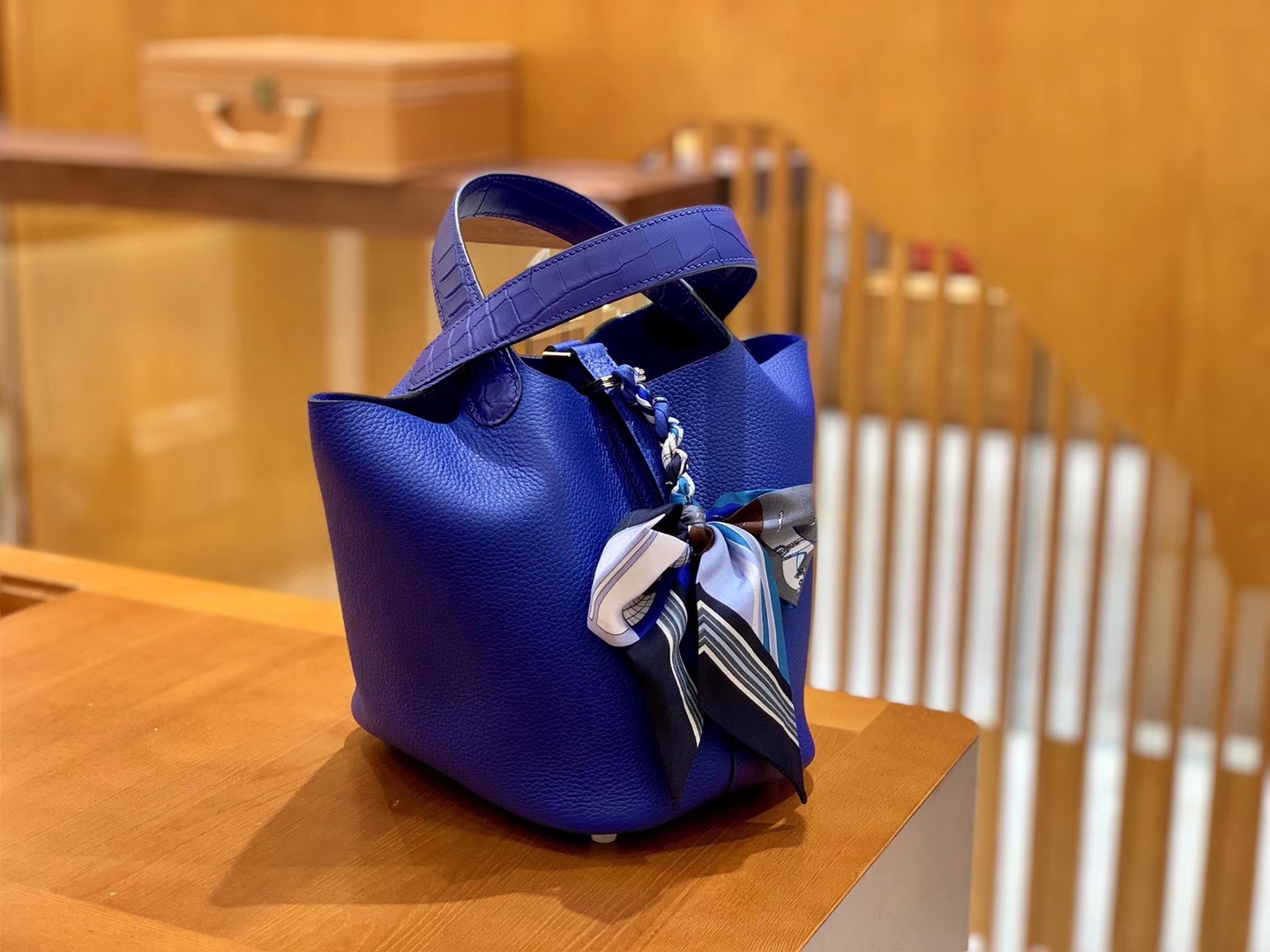 Hermès（爱马仕）Piction 18cm 琉璃蓝 银扣 鳄鱼皮拼牛皮 全手工缝制 现货