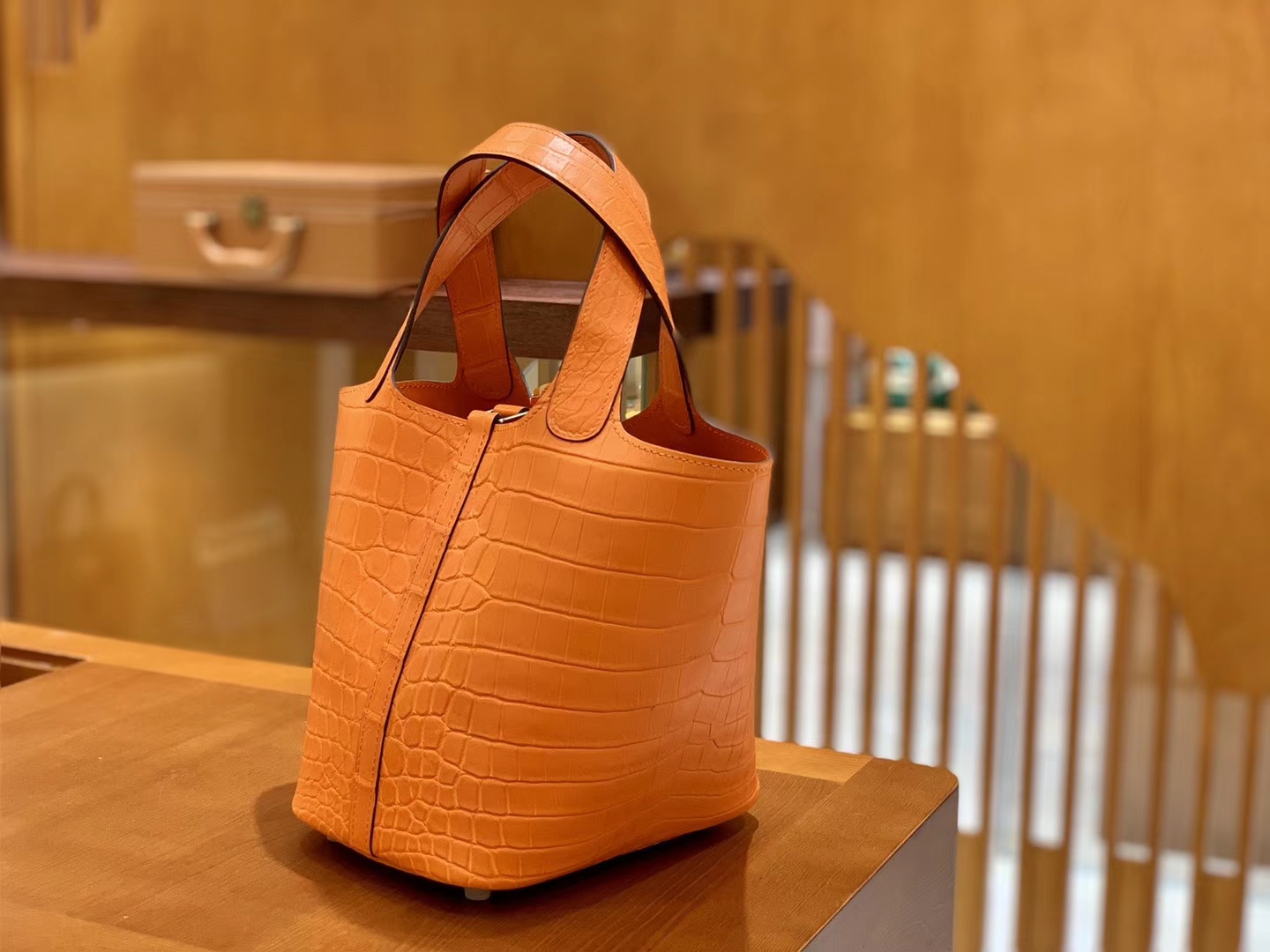Hermès（爱马仕）Piction 菜篮包 经典橙 一级尼罗鳄鱼皮 雾面 手缝蜡线 银扣 18cm