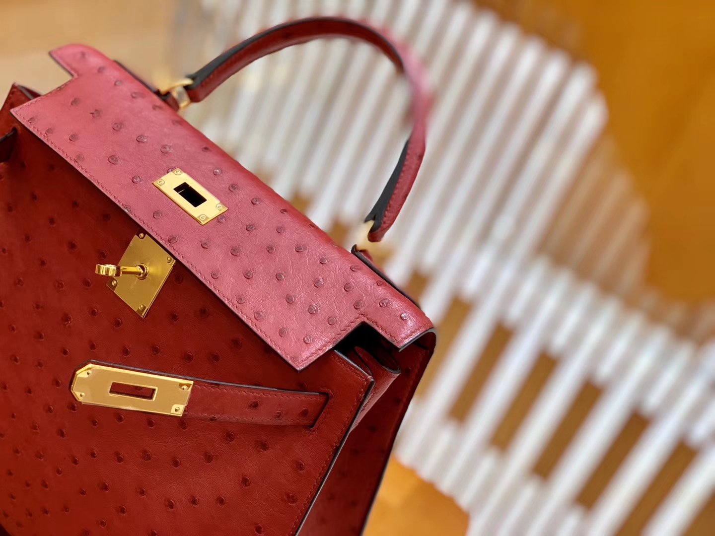 Hermès（爱马仕）Kelly 凯莉包 石榴红 鸵鸟皮 全手工缝制 金扣 28cm 现货