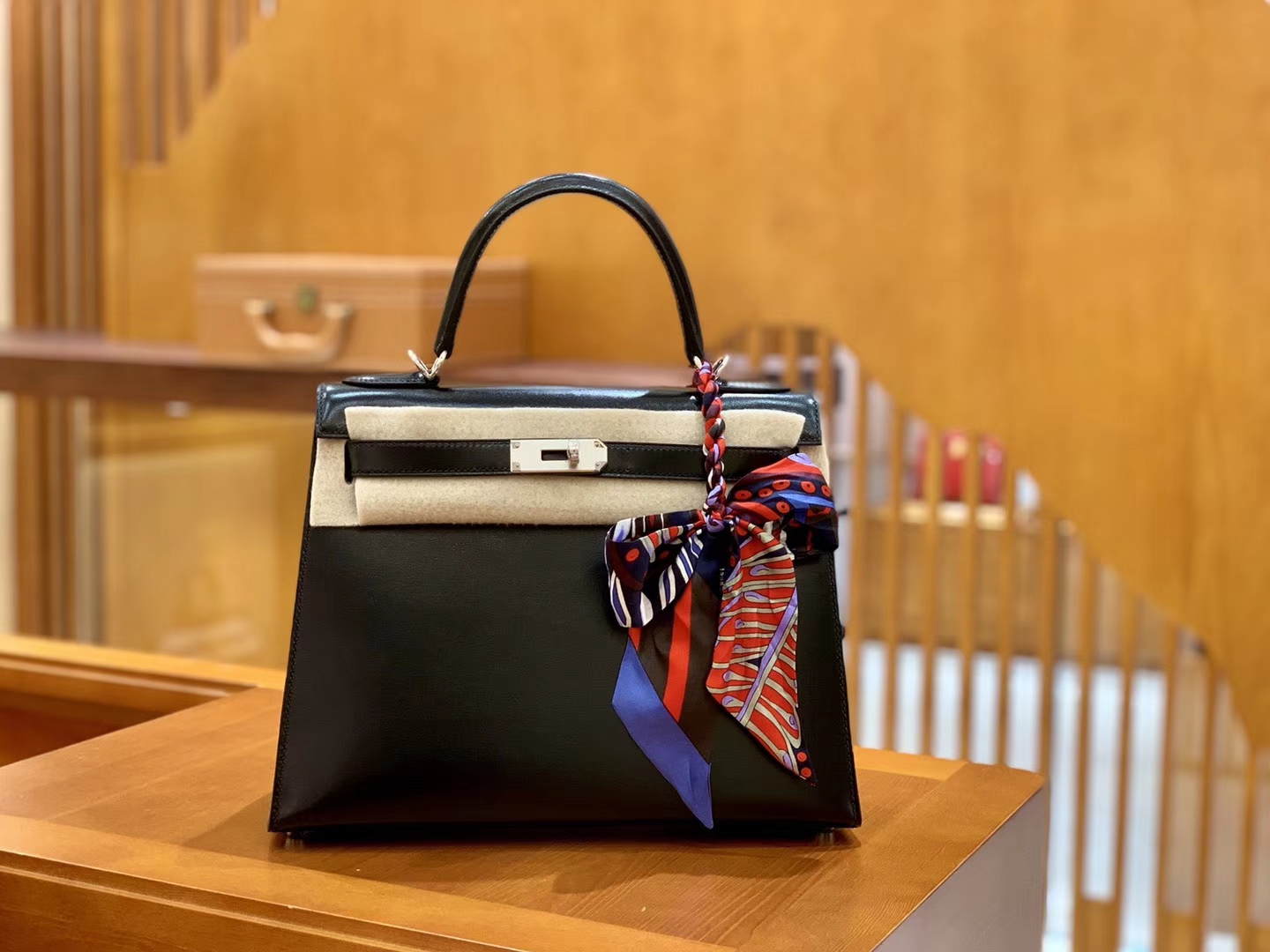Hermès（爱马仕）Kelly 28cm 经典黑 银扣 BOX猫爪纹牛皮 全手工缝制 臻品工序