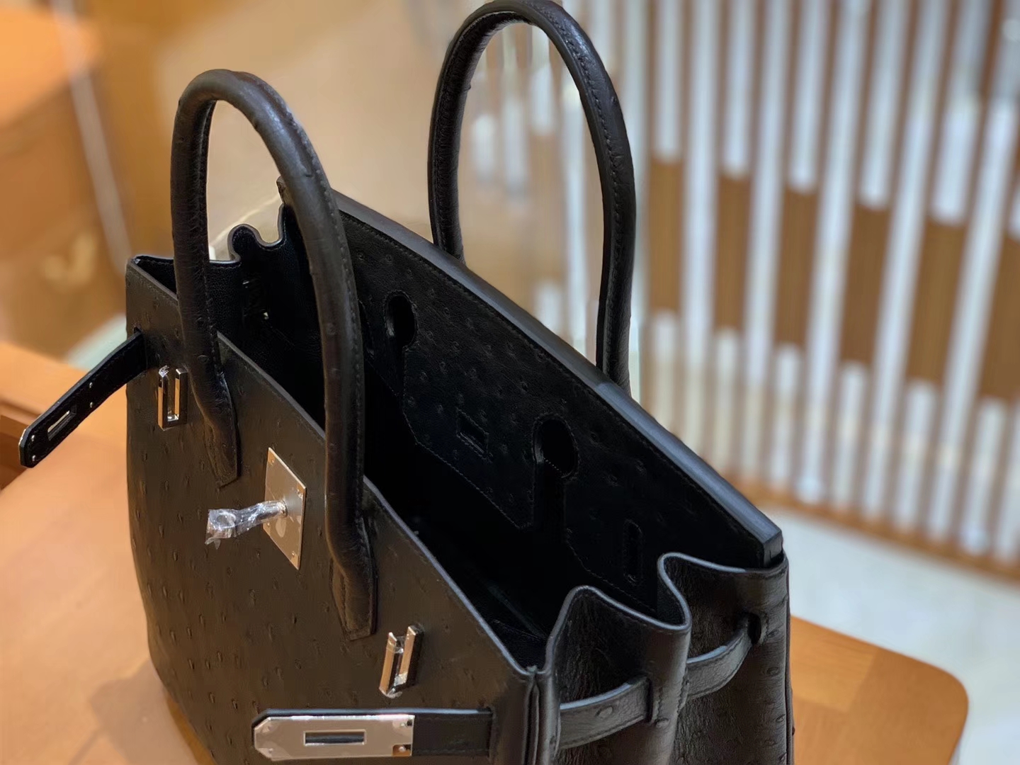 Hermès（爱马仕）Birkin 铂金包 黑色 鸵鸟皮 手缝工艺 银扣 30cm 现货