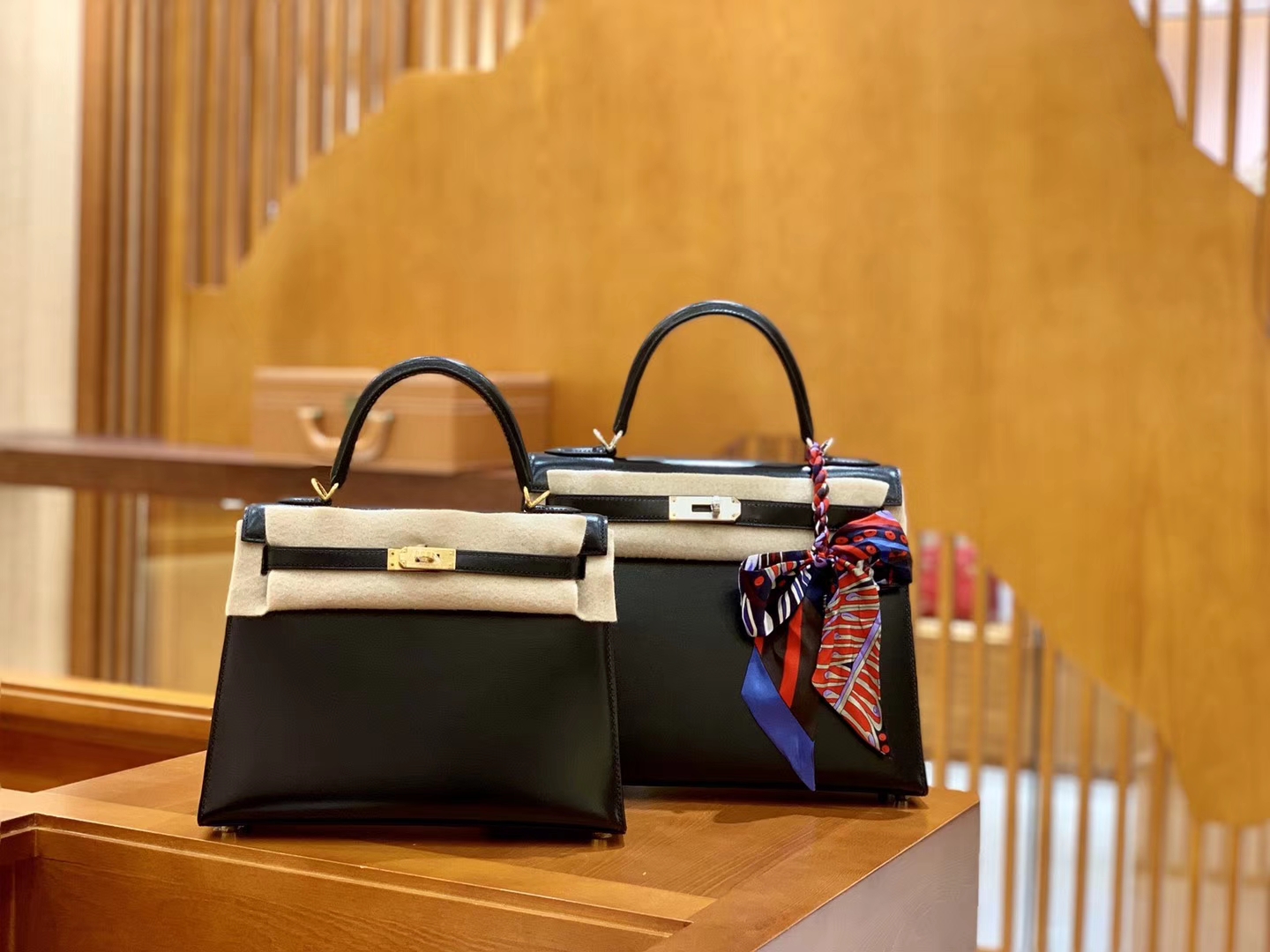 Hermès（爱马仕）Kelly 28cm 经典黑 银扣 BOX猫爪纹牛皮 全手工缝制 臻品工序