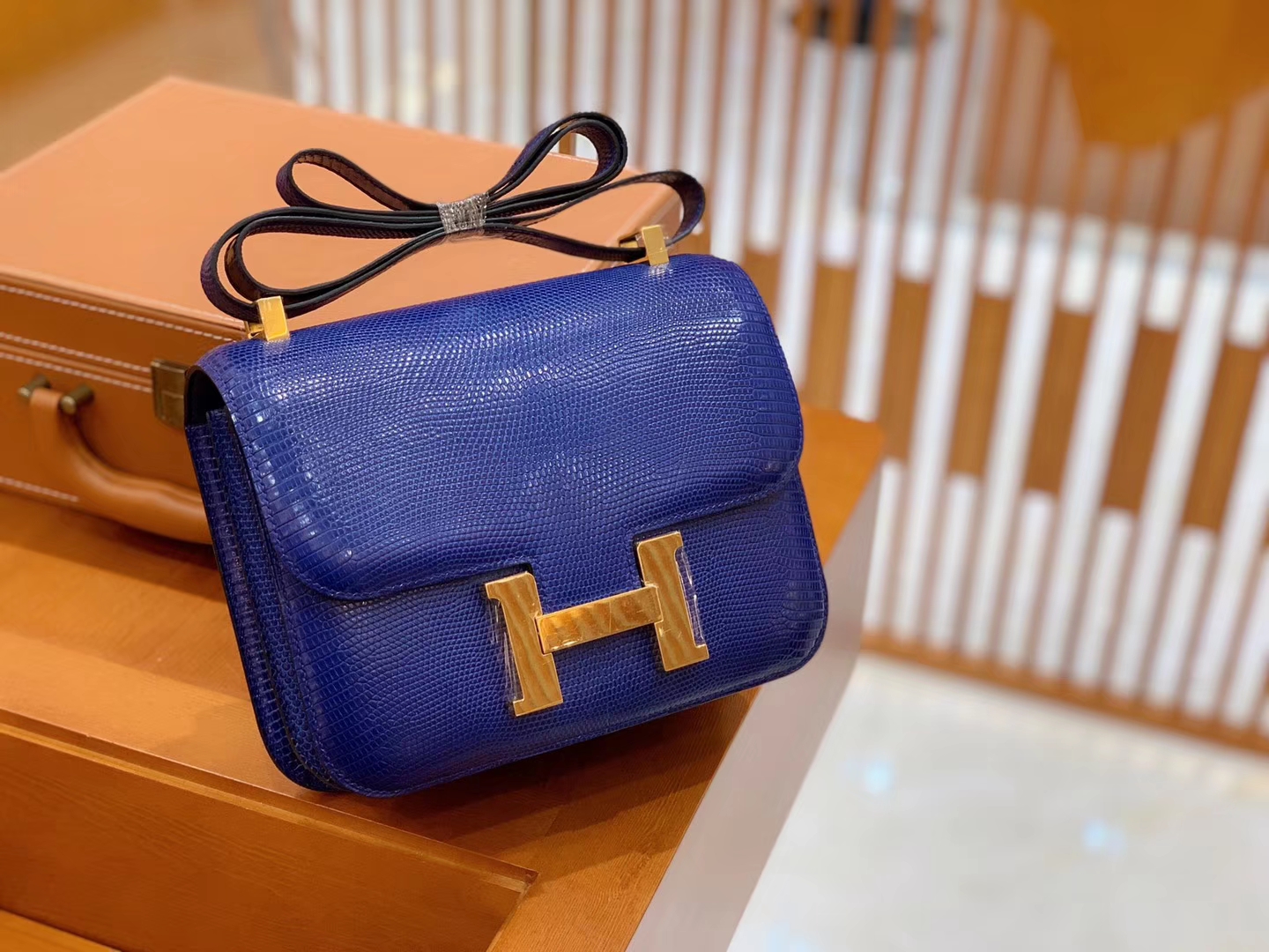 Hermès（爱马仕）Constance 空姐包 琉璃蓝 野生蜥蜴皮 全手工缝制 23cm 金扣 现货
