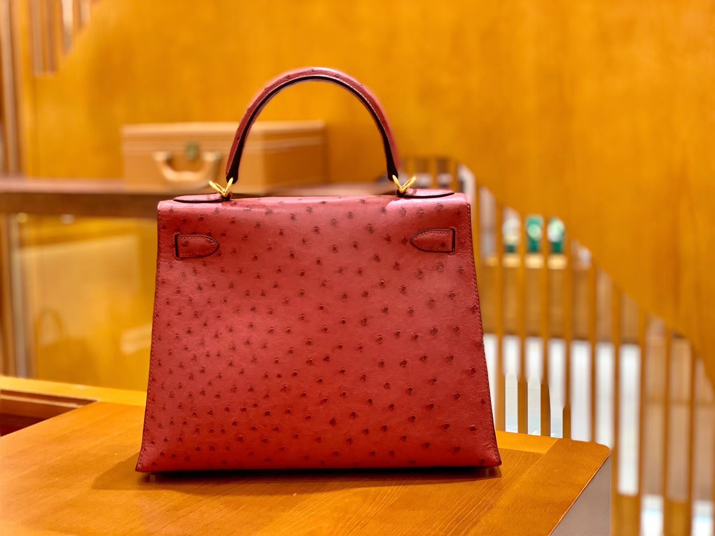 Hermès（爱马仕）Kelly 凯莉包 石榴红 鸵鸟皮 全手工缝制 金扣 28cm 现货