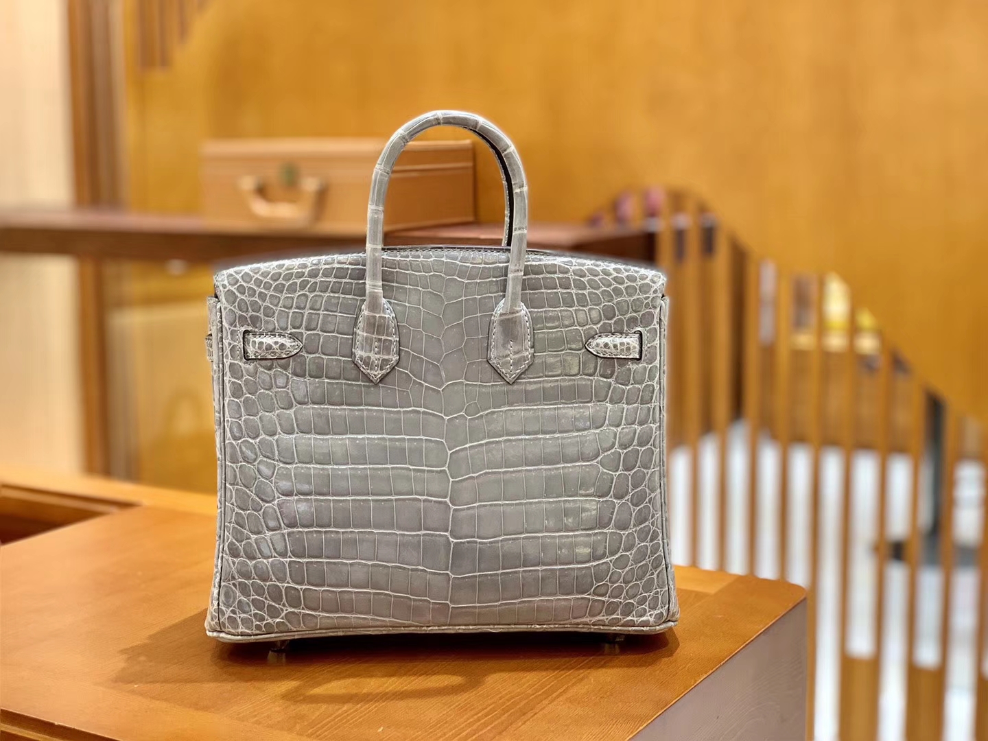 Hermès（爱马仕）Birkin 铂金包 巴黎灰 一级皮 尼罗鳄鱼皮 臻品级别 银扣 25cm