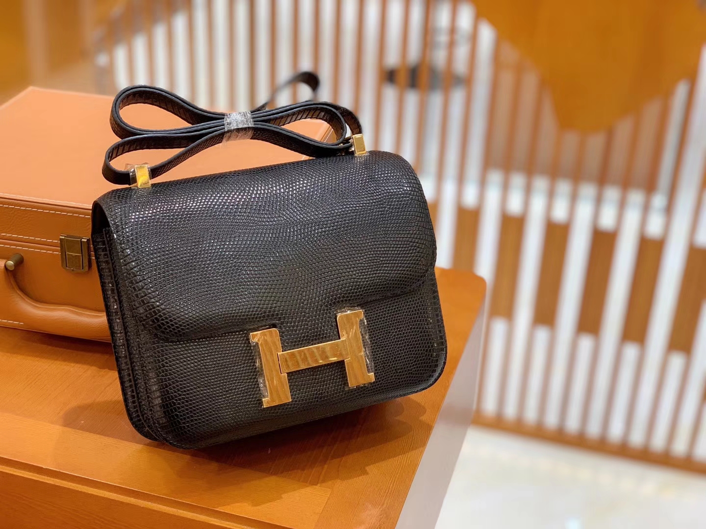 Hermès（爱马仕）Constance 空姐包 经典黑 野生蜥蜴皮 全手工缝制 23cm 金扣 现货