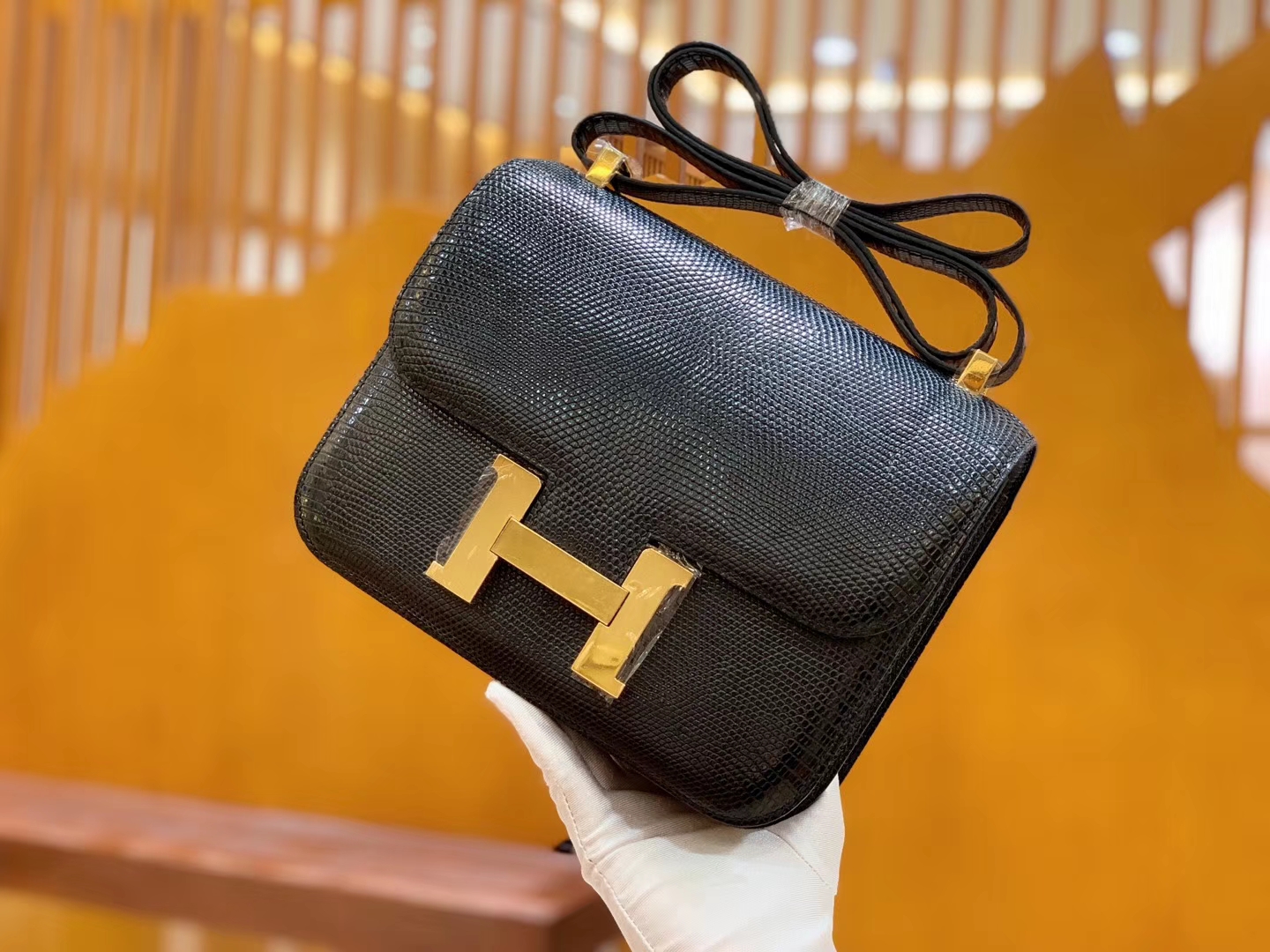 Hermès（爱马仕）Constance 空姐包 经典黑 野生蜥蜴皮 全手工缝制 23cm 金扣 现货