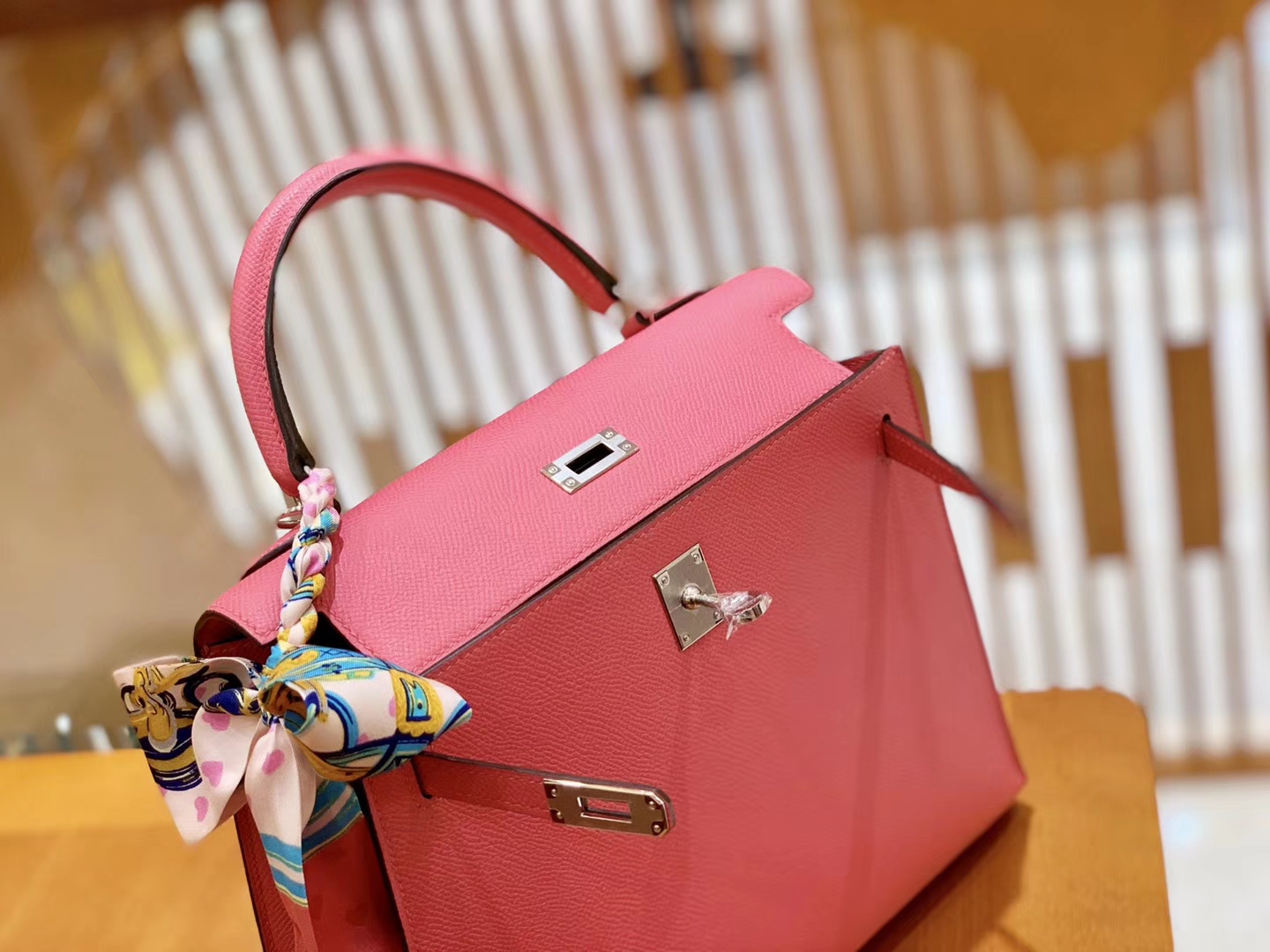 Hermès（爱马仕）Kelly 凯莉包 唇膏粉 掌纹牛皮 进口原料 臻品级别 银扣 25cm 现货
