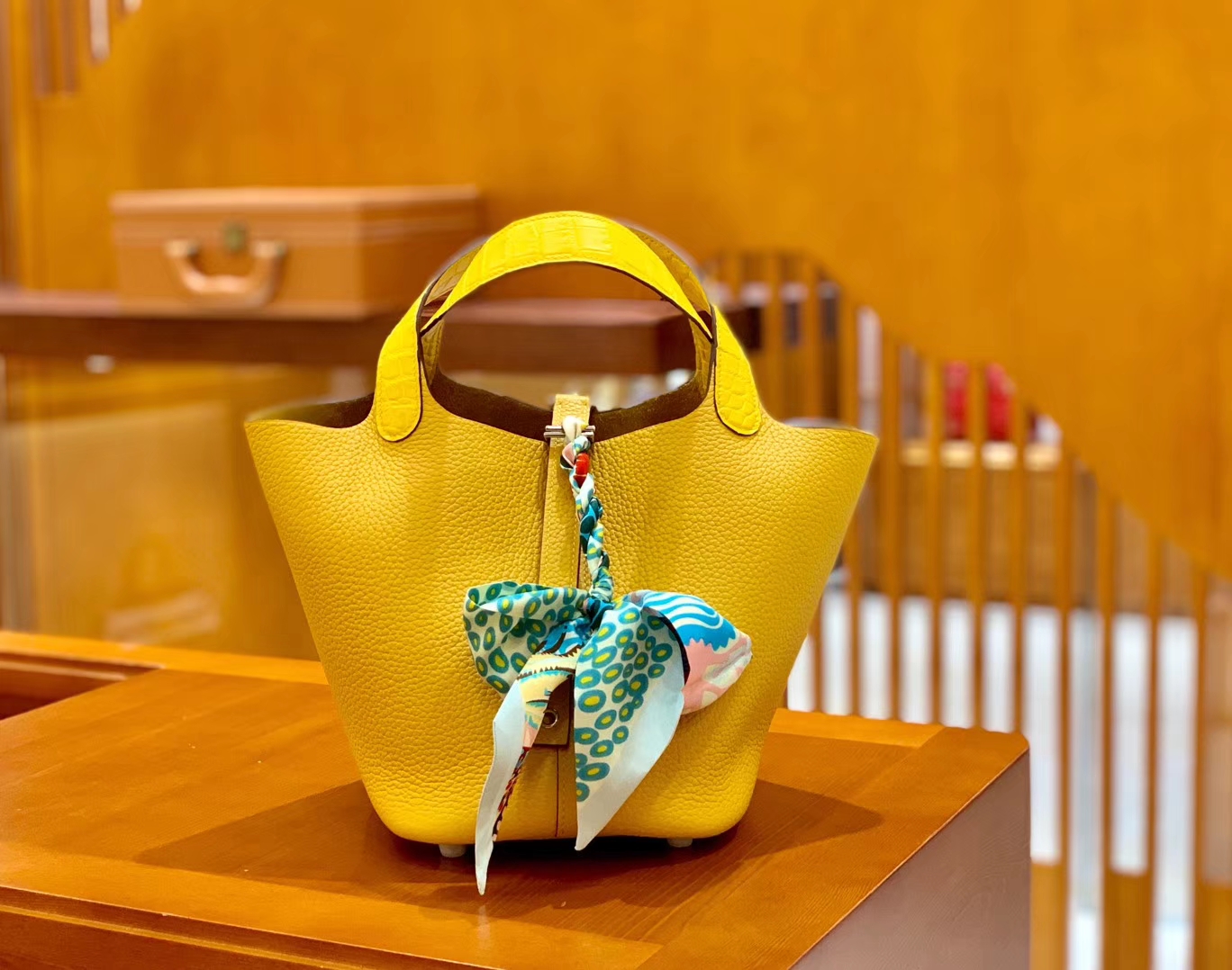 Hermès（爱马仕）Piction 18cm & 迷你2代19cm 鳄鱼皮 琥珀黄9D 火热不减