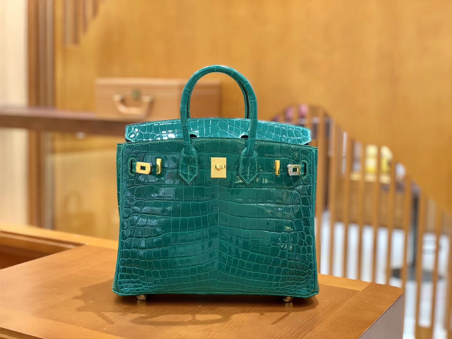 Hermès（爱马仕）Birkin 铂金包 翡翠绿 一级皮 尼罗鳄鱼皮 臻品级别 金扣 25cm
