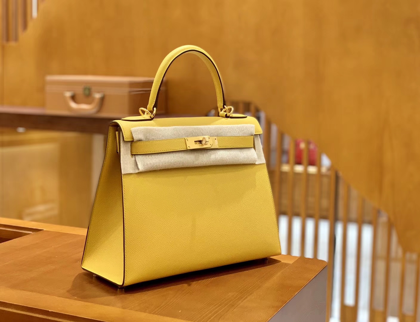 Hermès（爱马仕）Kelly 28cm 琥珀黄 金扣 掌纹牛皮 全手工缝制 现货