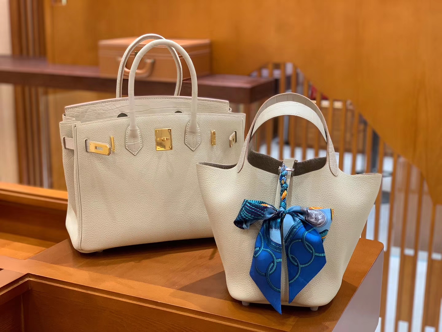 Hermès（爱马仕）Birkin 30cm 奶昔白 金扣 鳄鱼皮拼德国togo牛皮 全手工缝制