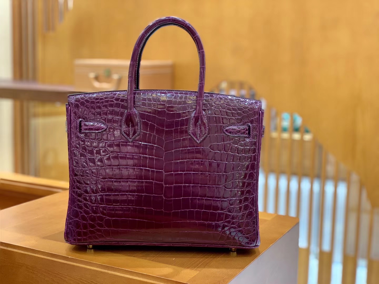 Hermès（爱马仕）Birkin 30cm 葡萄紫 金扣 一级皮 尼罗鳄鱼皮 臻品级别