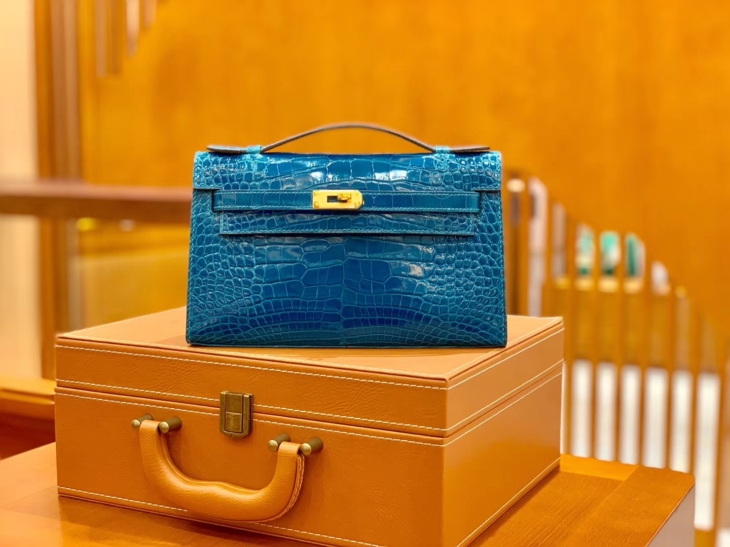 Hermès（爱马仕）Mini Kelly 迷你凯莉 伊滋密尔蓝 一级尼罗鳄鱼皮 全手工缝制 金扣 22cm