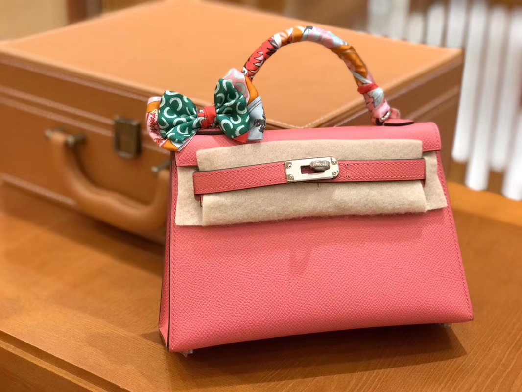 Hermès（爱马仕）Mini kelly 迷你凯莉 唇膏粉 掌纹小牛皮 全手工缝制 臻品级别 银扣 19cm 现货