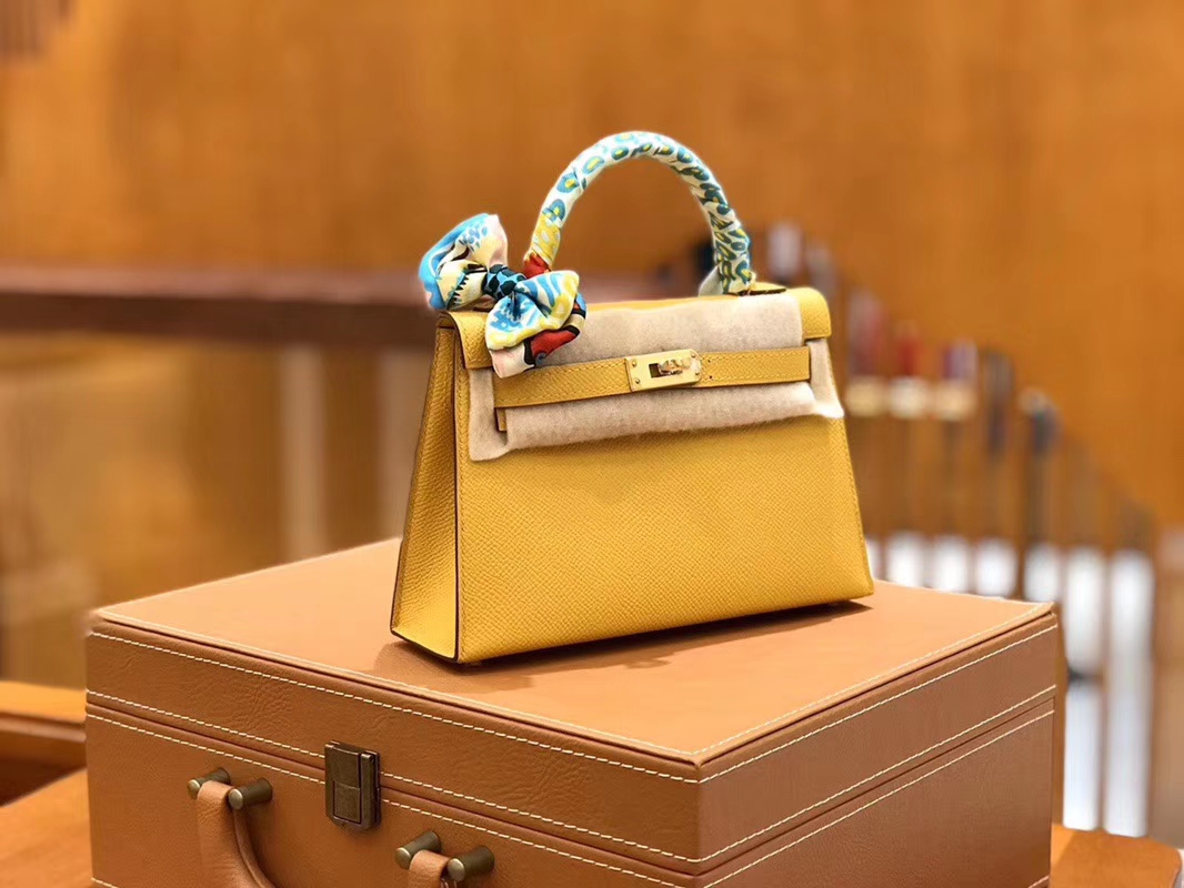 Hermès（爱马仕）Mini kelly 迷你凯莉 琥珀黄 掌纹小牛皮 全手工缝制 臻品级别 银扣 19cm 现货