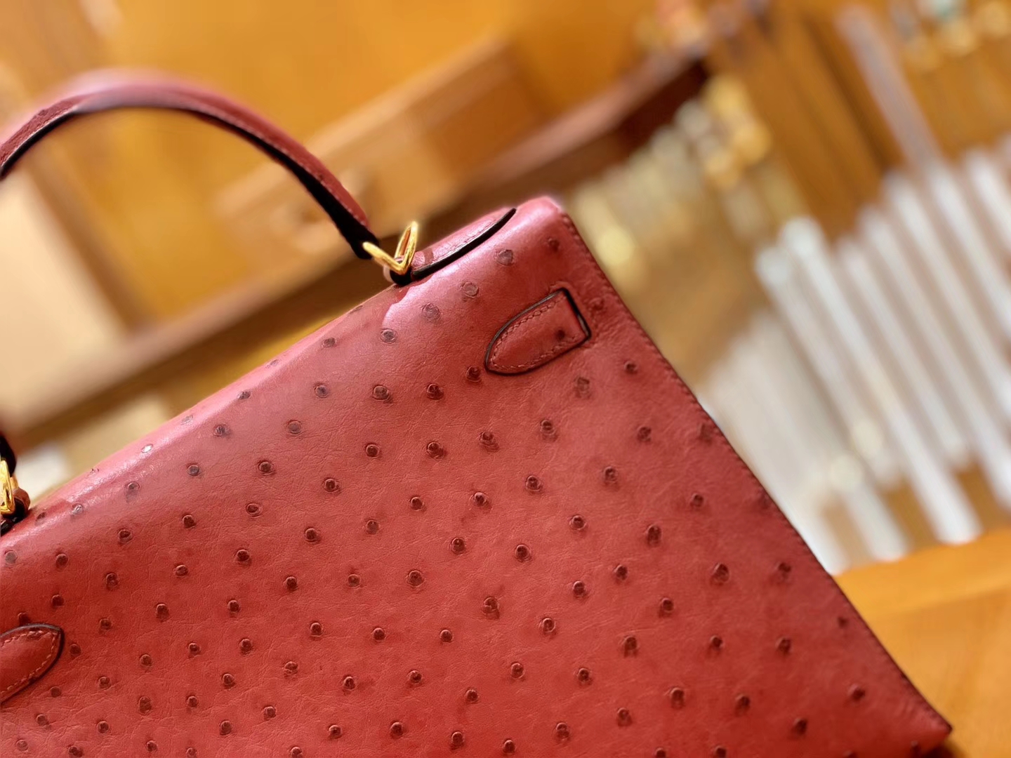Hermès（爱马仕）Kelly 凯莉包 石榴红 鸵鸟皮 全手工缝制 金扣 28cm 现货