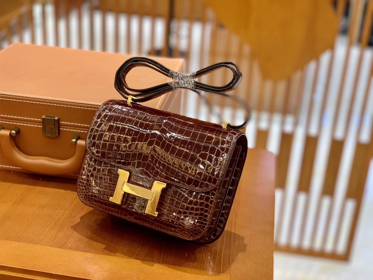 Hermès（爱马仕）Constance 空姐包 摩卡 一级美洲亮面鳄鱼皮 臻品级别 金扣 18cm