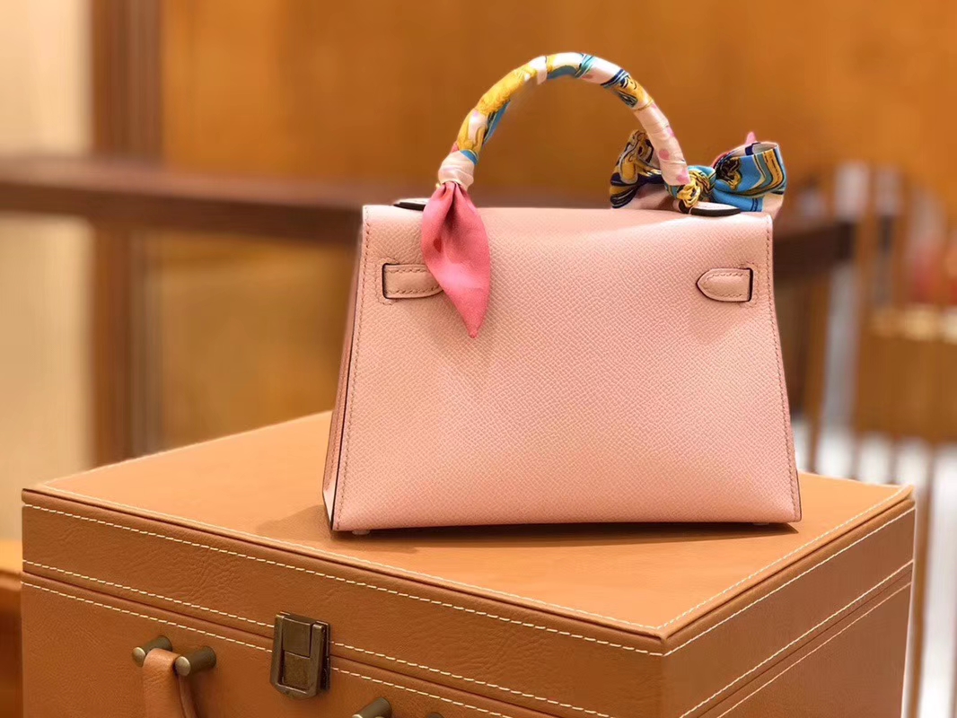 Hermès（爱马仕）Mini kelly 奶昔粉 掌纹小牛皮 全手工缝制 臻品级别 19cm 金扣 现货
