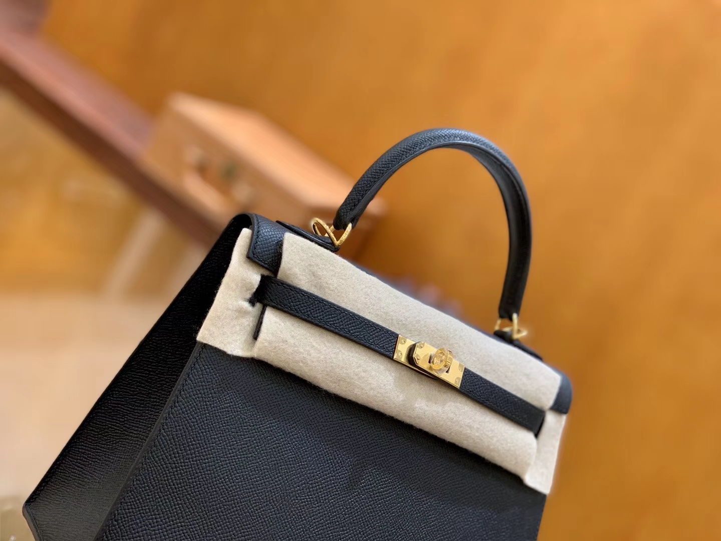 Hermès（爱马仕）Kelly 28cm 经典黑 金扣 Epsom 掌纹进口小牛皮 全手工缝制