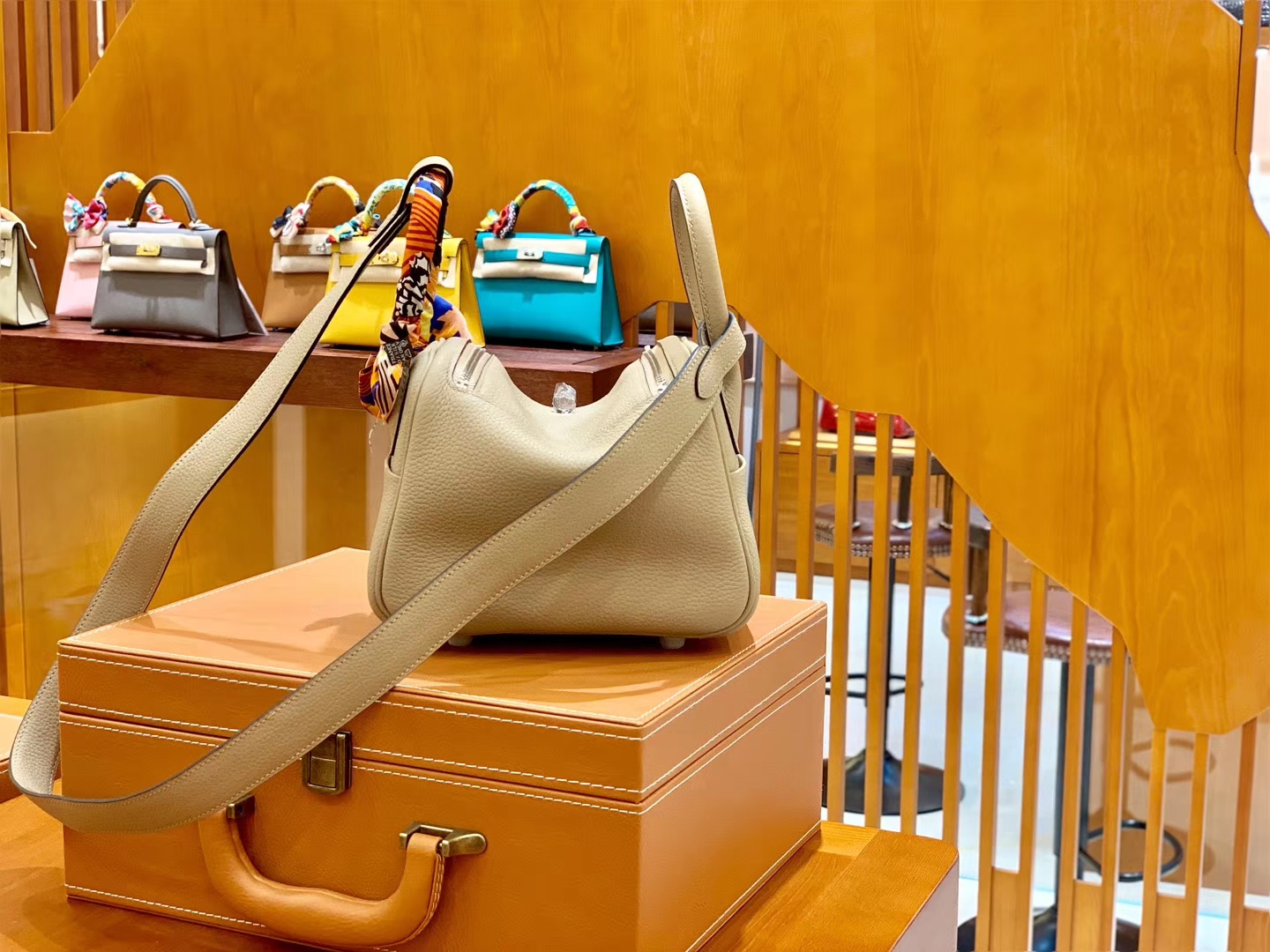 Hermès（爱马仕）Mini Lindy 迷你 琳迪包 风衣灰 18cm