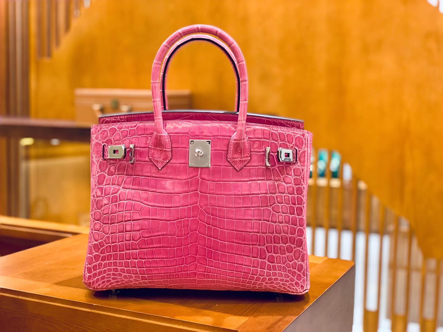 Hermès（爱马仕）Birkin 铂金包 桃红色 尼罗鳄 30cm