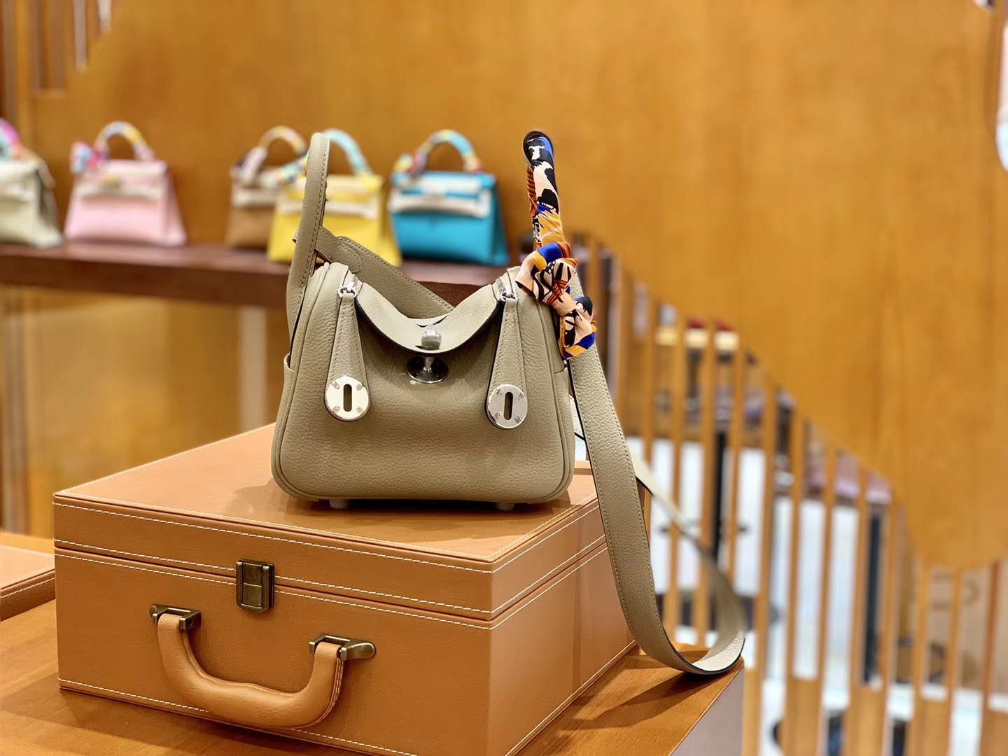Hermès（爱马仕）Mini Lindy 迷你 琳迪包 风衣灰 18cm