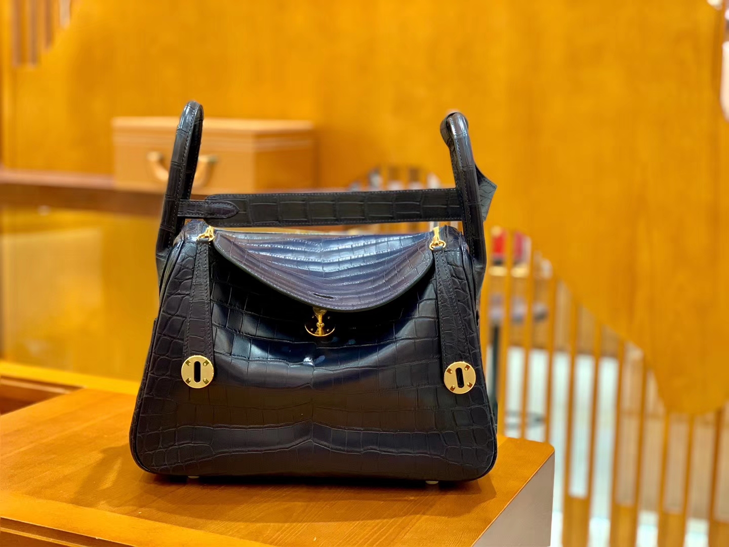 Hermès（爱马仕）Lindy 琳迪包 午夜蓝 进口鳄鱼 金扣 26cm