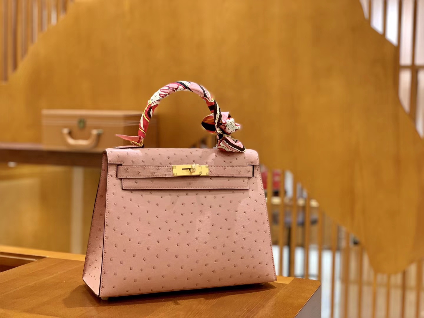 Hermès（爱马仕）Kelly 28cm 橡皮粉 金扣 南非进口 鸵鸟皮 全手工缝制