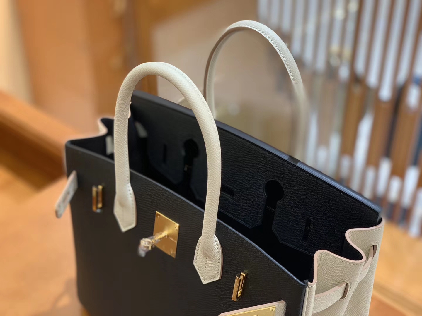 Hermès（爱马仕）Birkin 30cm 黑色拼奶昔白 金扣 Epsom掌纹牛皮 全手工缝制