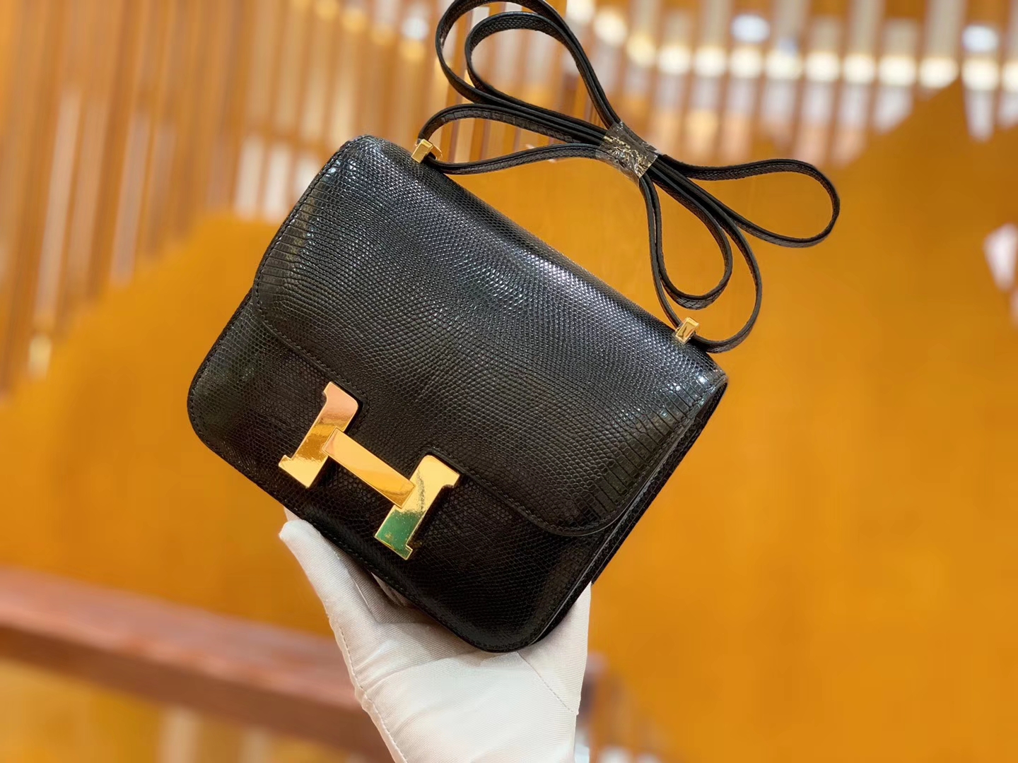 Hermès（爱马仕）Constance 18cm 经典黑 金扣 南非野生蜥蜴皮 全手工缝制