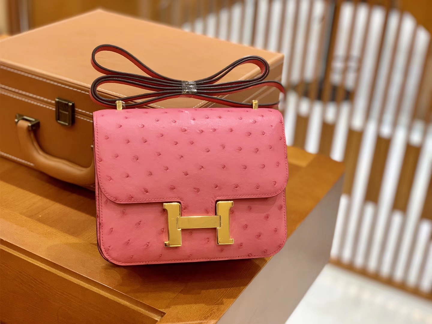 Hermès（爱马仕）Constance 18cm 陶瓷粉 樱花粉 金扣 南非进口KK鸵鸟 全手工缝制
