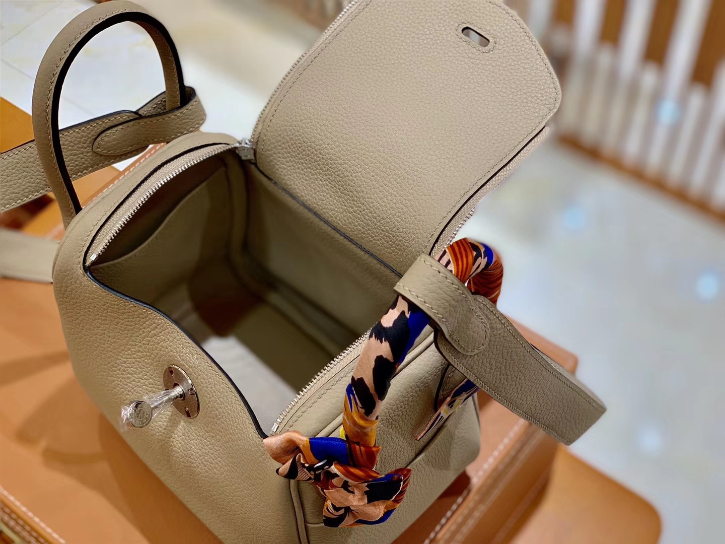 Hermès（爱马仕）Mini Lindy 迷你 琳迪包 风衣灰 18cm