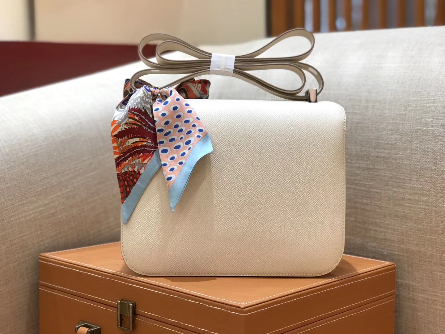 Hermès（爱马仕）康斯坦 Constance 空姐包 奶昔白 德国进口牛皮 全手工缝制 银扣 24cm