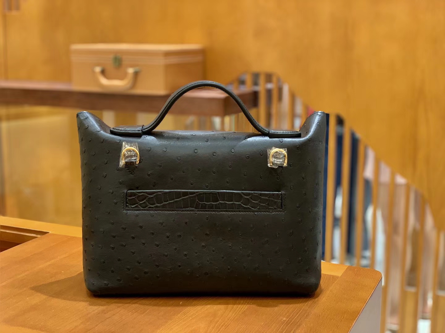 Hermès（爱马仕）Kelly-2424 黑色 鸵鸟皮拼鳄鱼皮 顶级手缝 金扣 29cm