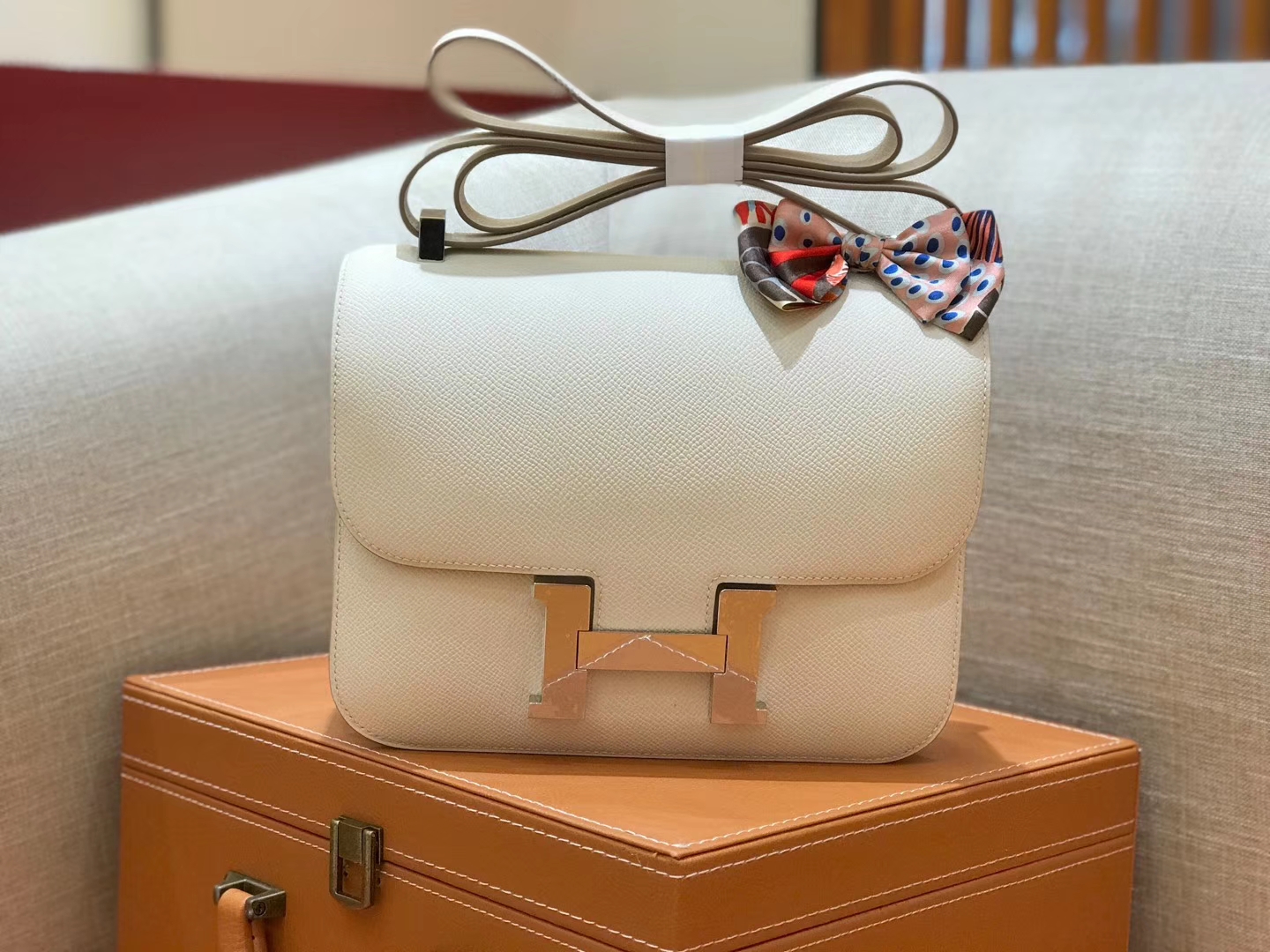 Hermès（爱马仕）康斯坦 Constance 空姐包 奶昔白 德国进口牛皮 全手工缝制 银扣 24cm