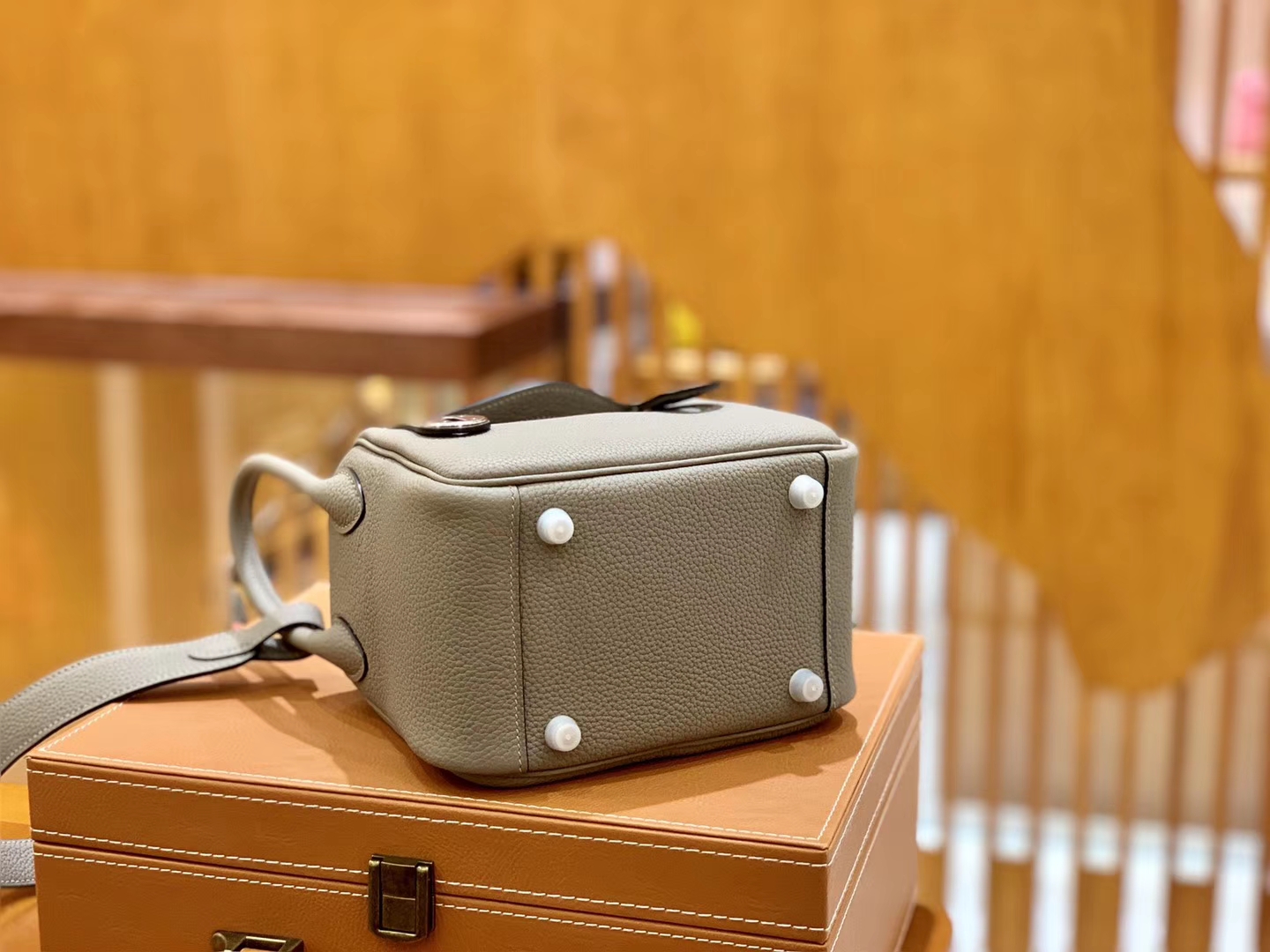 Hermès（爱马仕）Mini Lindy 18cm 沥青灰 银扣 Togo 小牛皮 全手工缝制