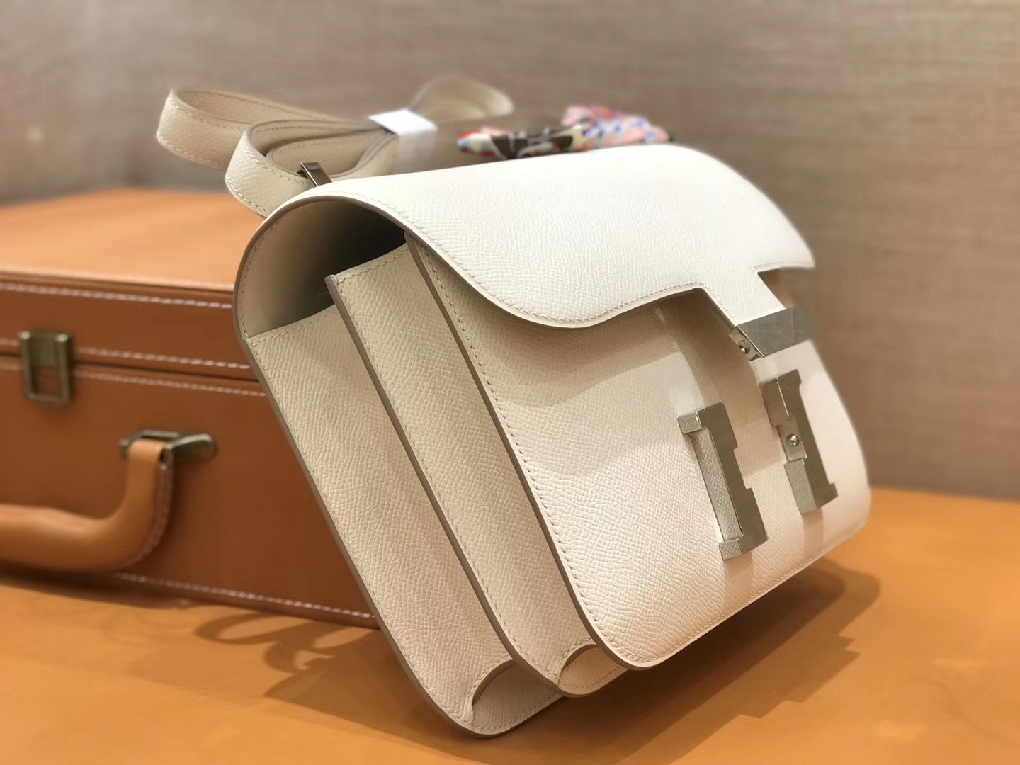 Hermès（爱马仕）康斯坦 Constance 空姐包 奶昔白 德国进口牛皮 全手工缝制 银扣 24cm