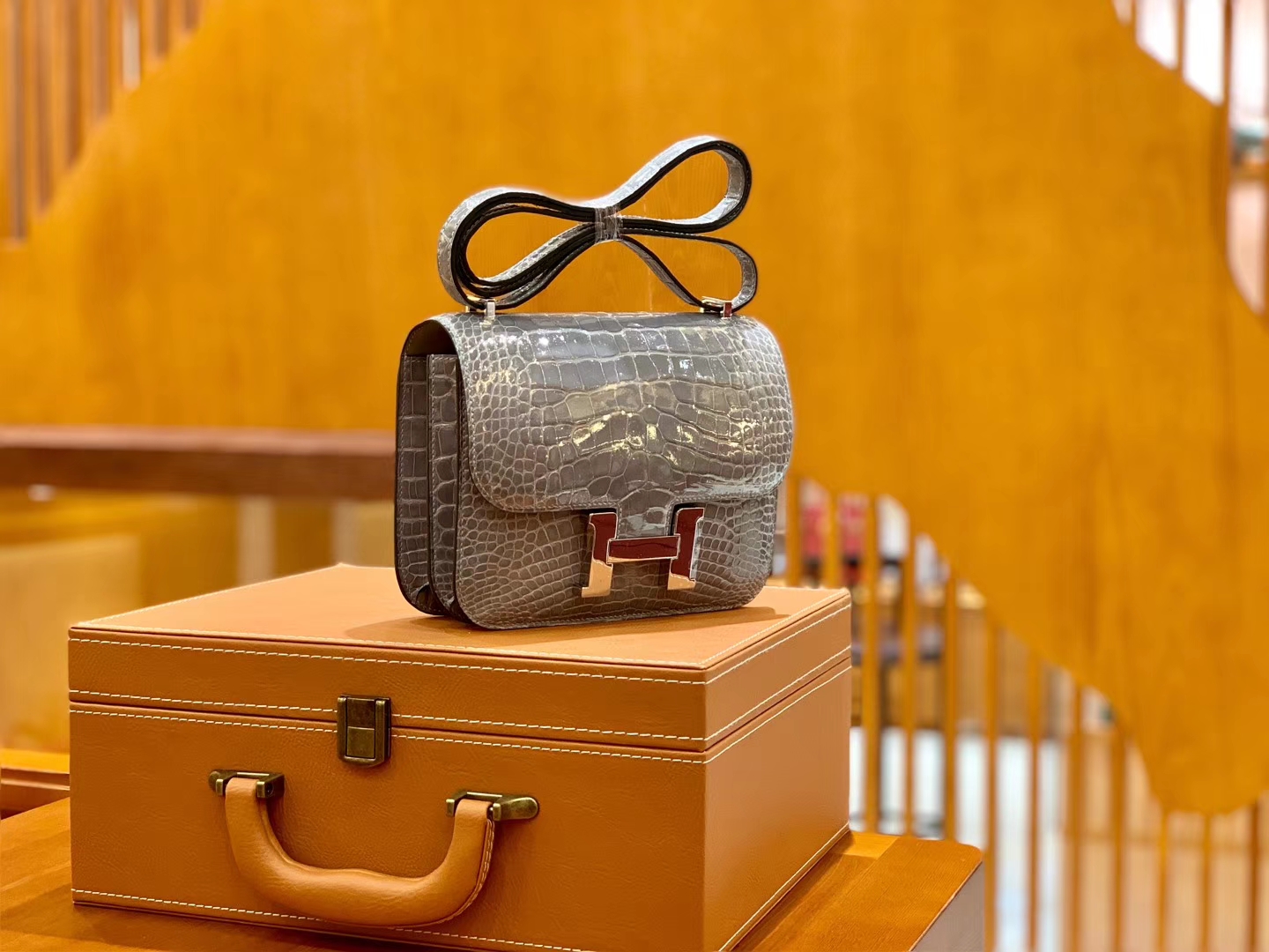 Hermès（爱马仕）Constance 18cm 巴黎灰 银扣 美洲亮面 鳄鱼皮 全手工缝制