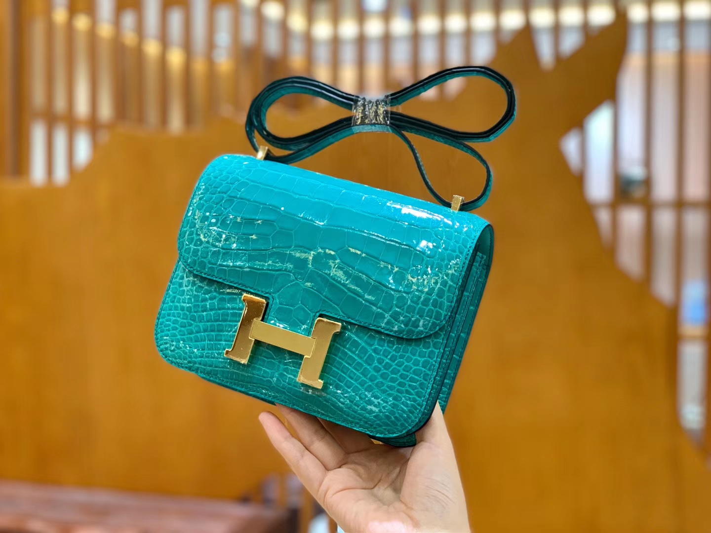 Hermès（爱马仕）Constance 18cm 维罗纳绿 金扣 美洲亮面 鳄鱼皮 全手工缝制