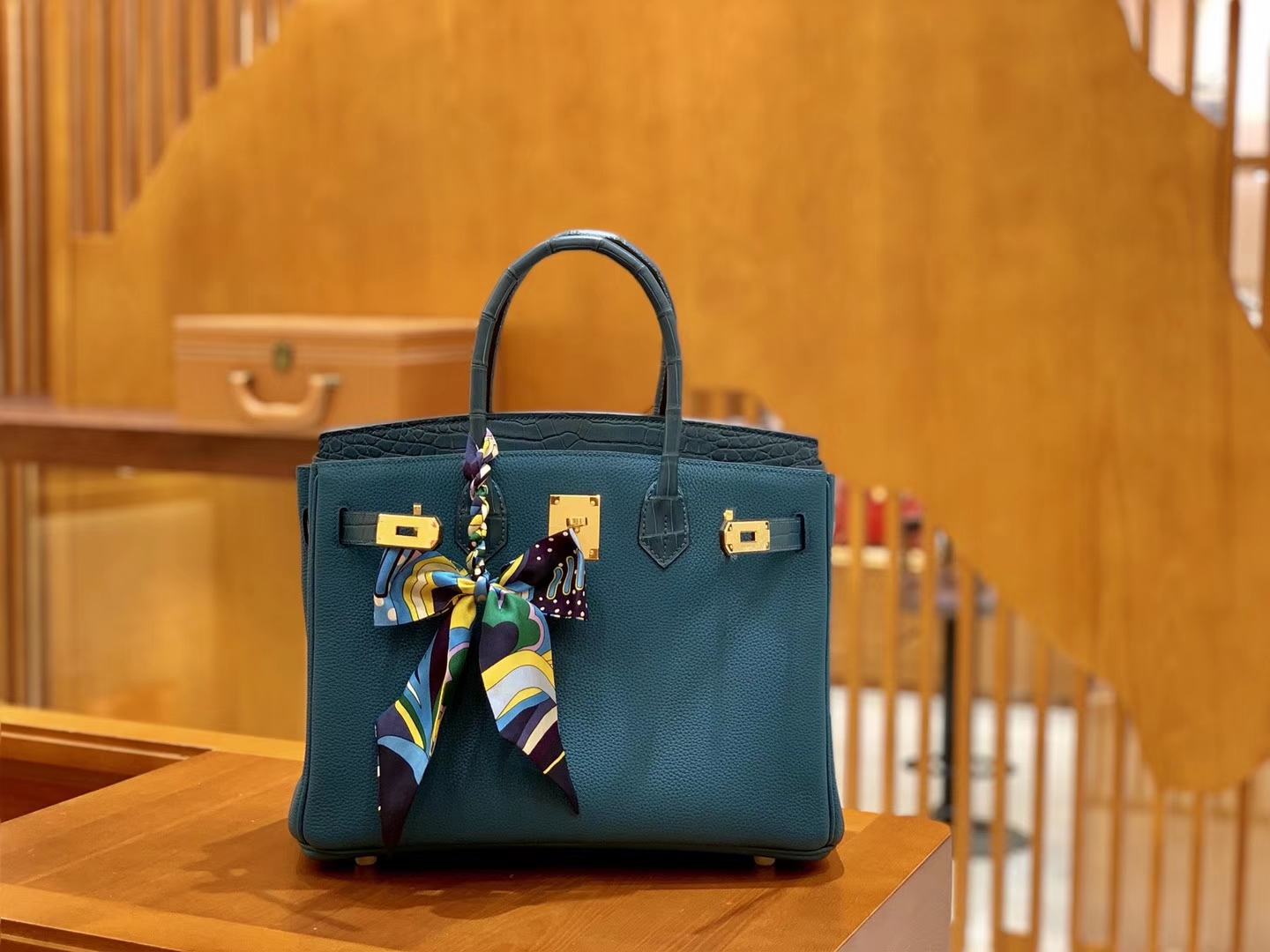 Hermès（爱马仕）Birkin 铂金包 祖母蓝 Touch 鳄鱼皮拼牛皮 金扣 30cm