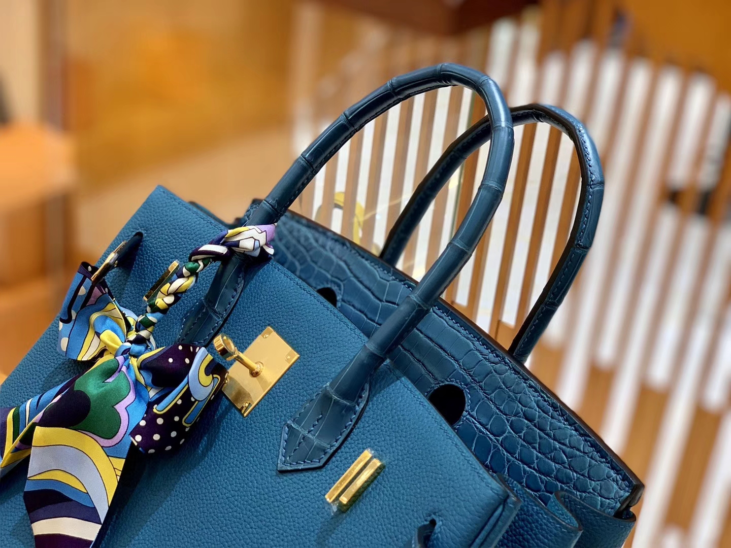 Hermès（爱马仕）Birkin 铂金包 祖母蓝 Touch 鳄鱼皮拼牛皮 金扣 30cm
